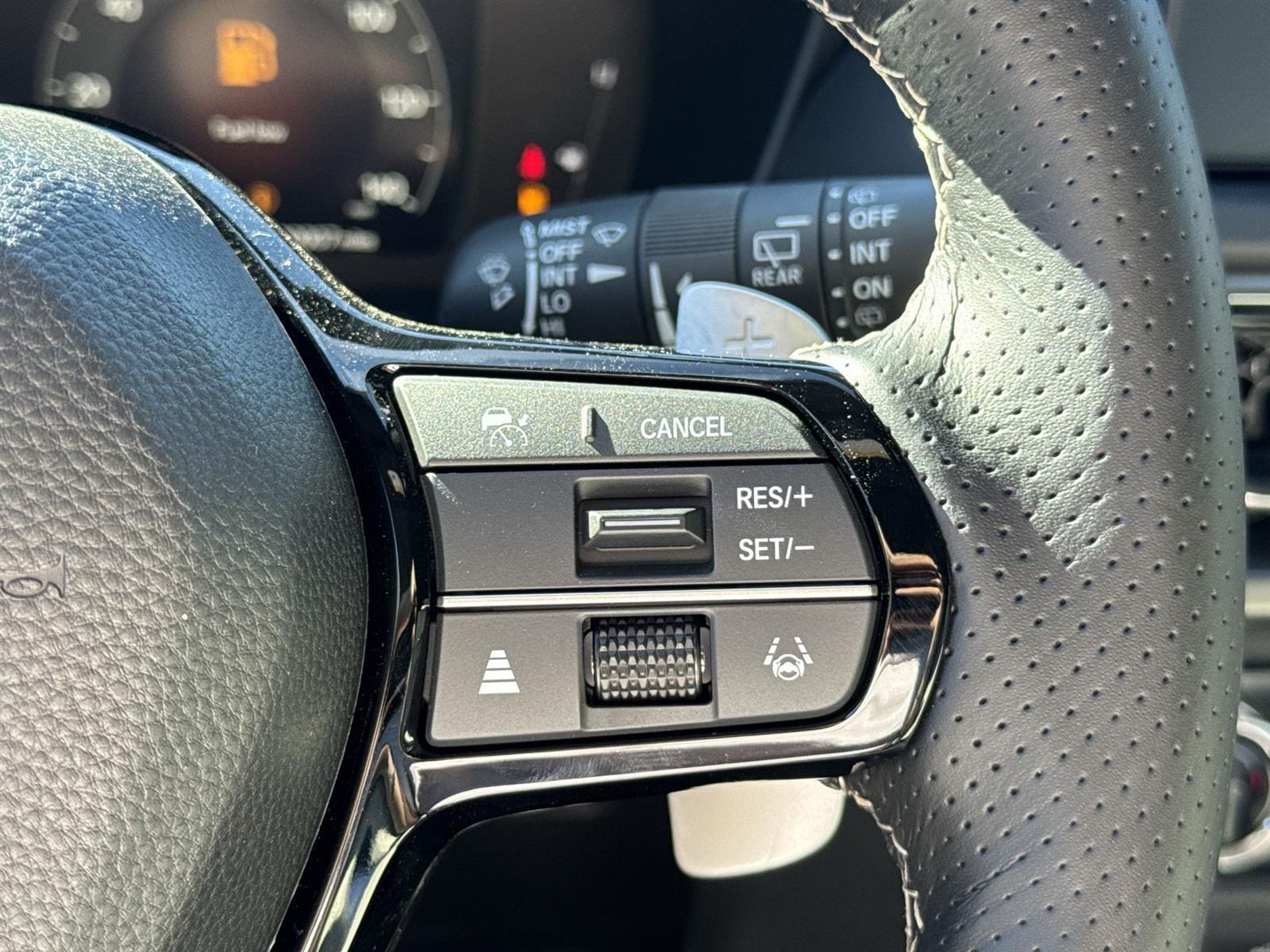 Thumbnail: 2025 Acura ADX - 21