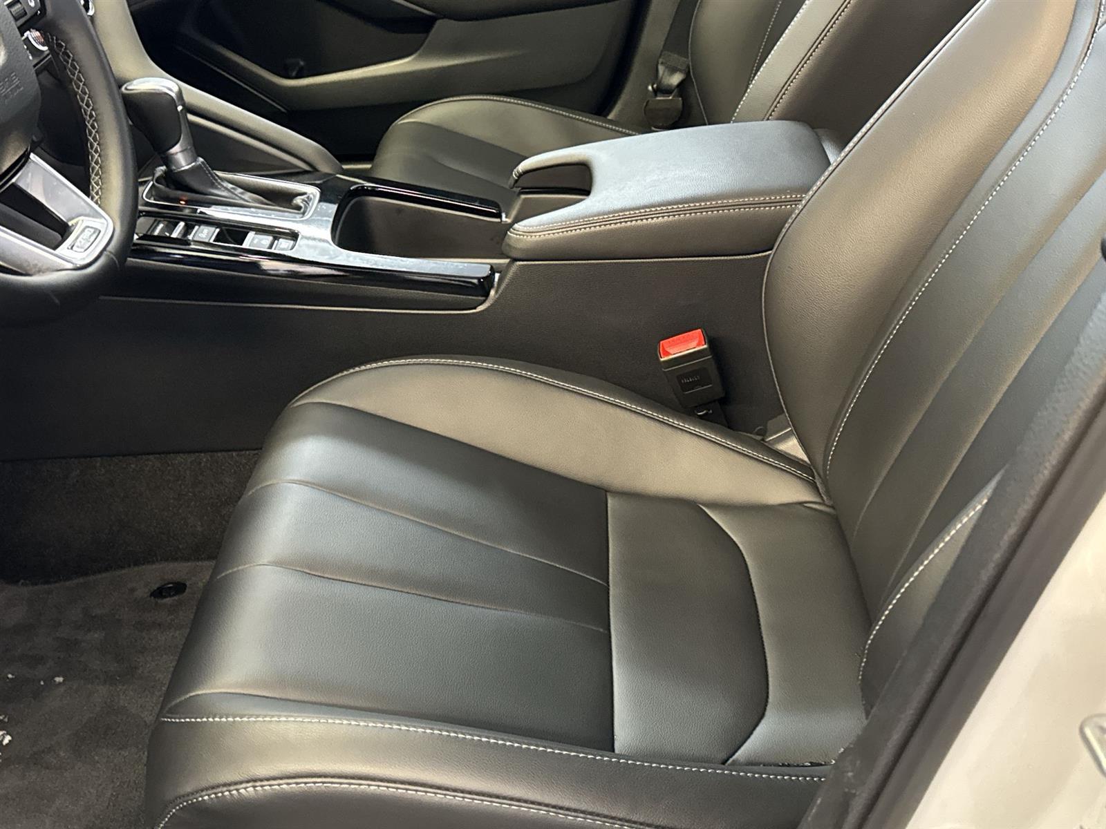 Thumbnail: 2025 Acura Integra - 12