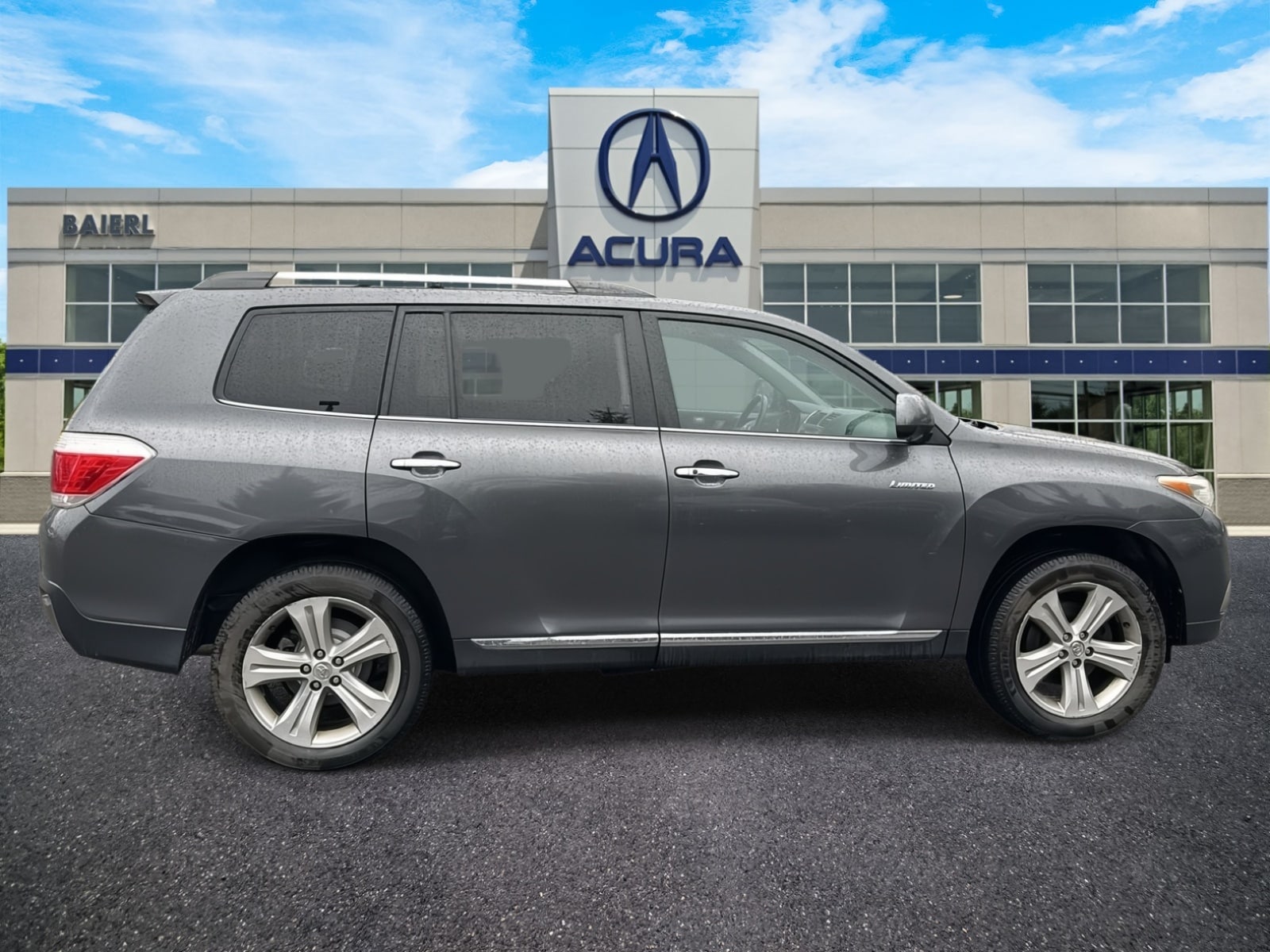 Thumbnail: 2013 Toyota Highlander - 4