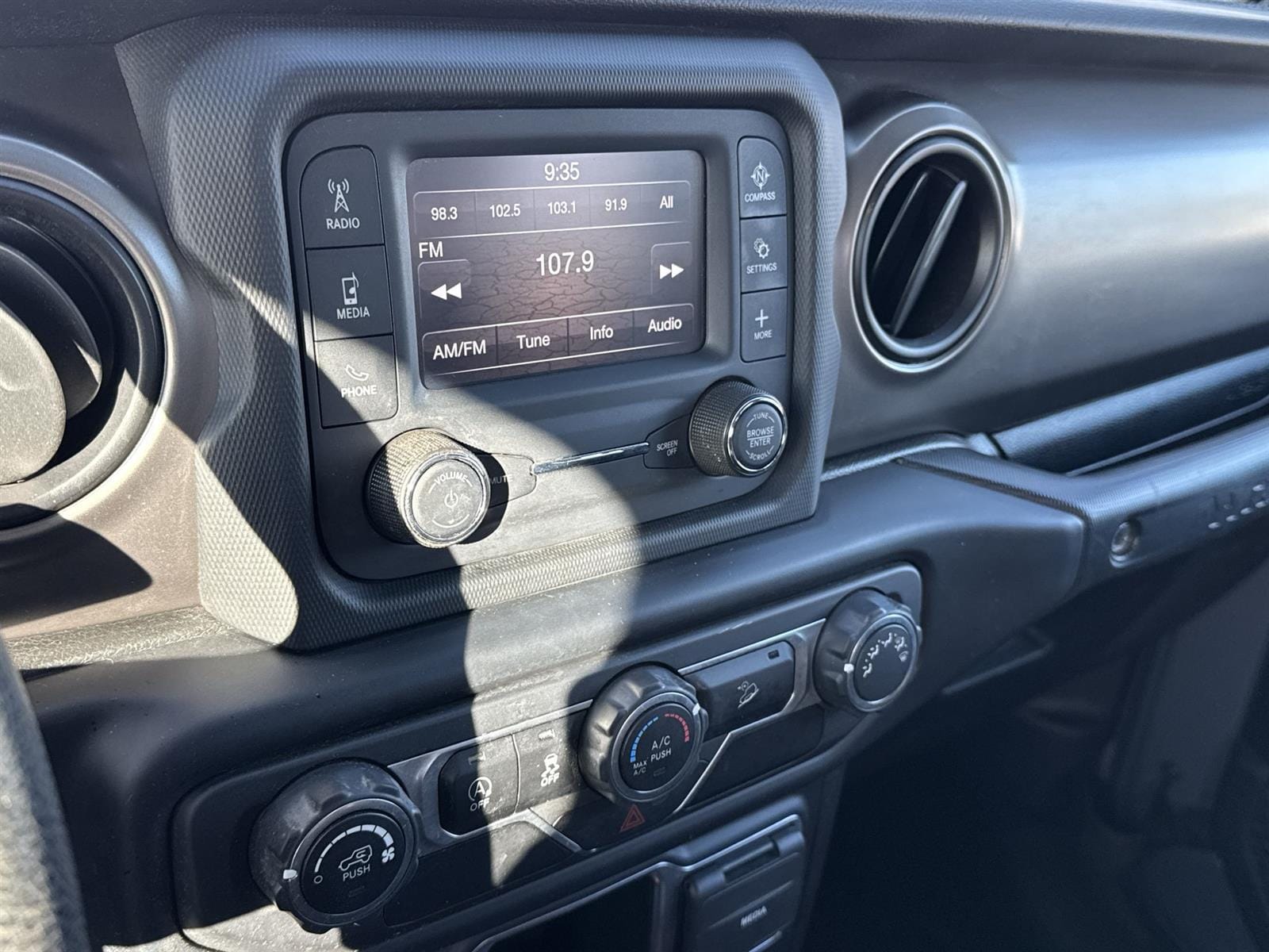 Thumbnail: 2021 Jeep Wrangler - 21