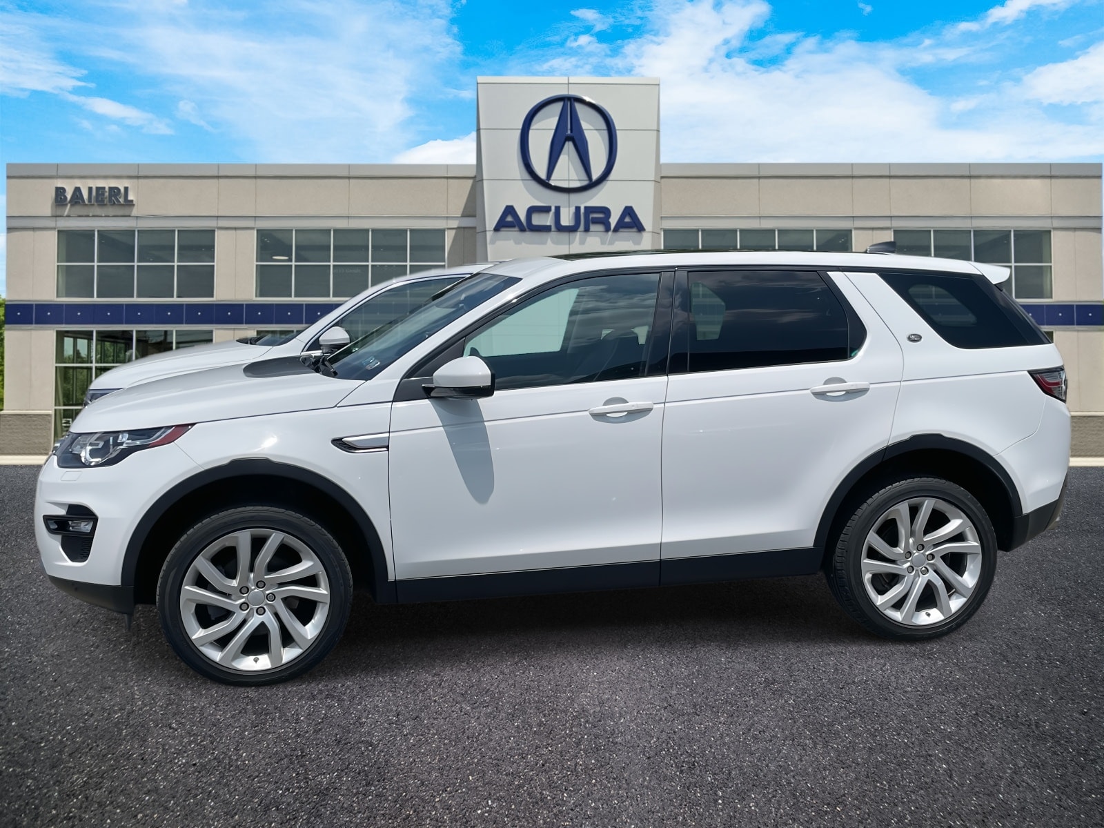 Thumbnail: 2017 Land Rover Discovery Sport - 2