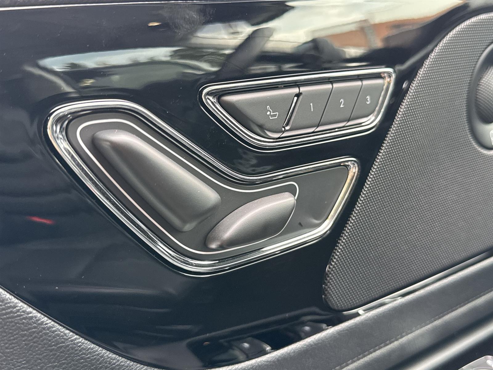 Thumbnail: 2025 Lincoln Aviator - 14