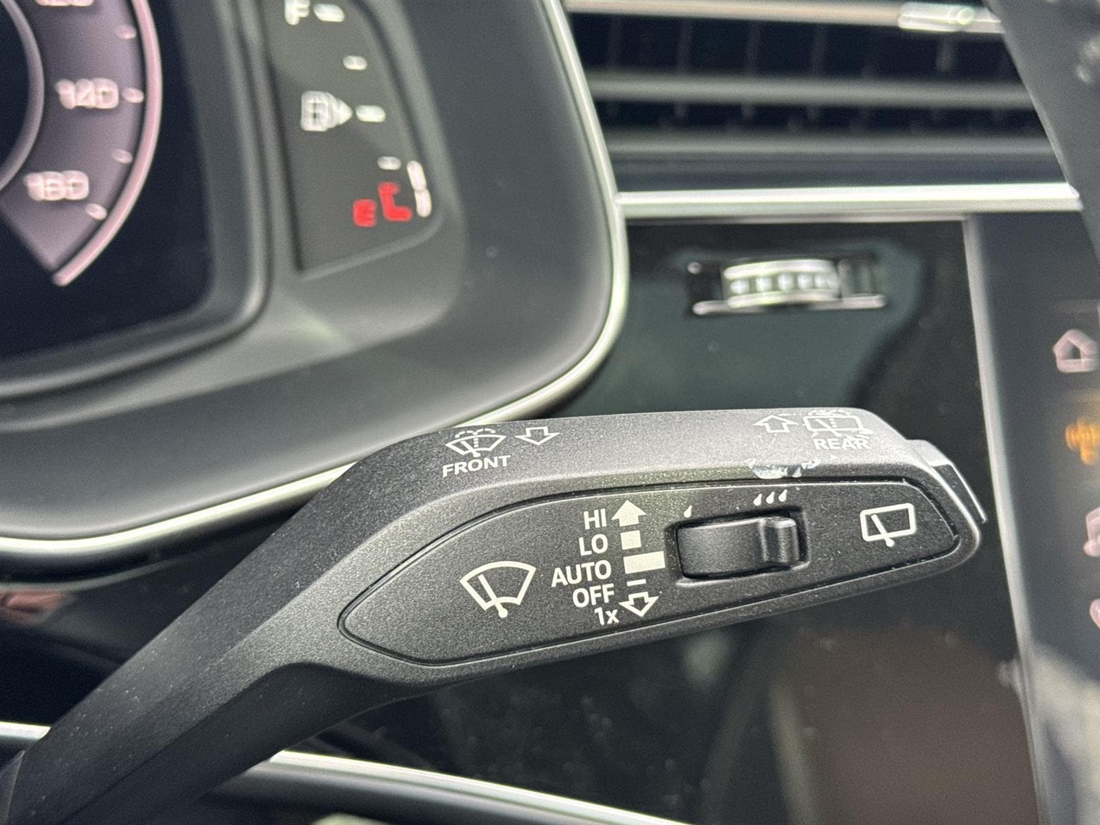 Thumbnail: 2020 Audi Q7 - 21