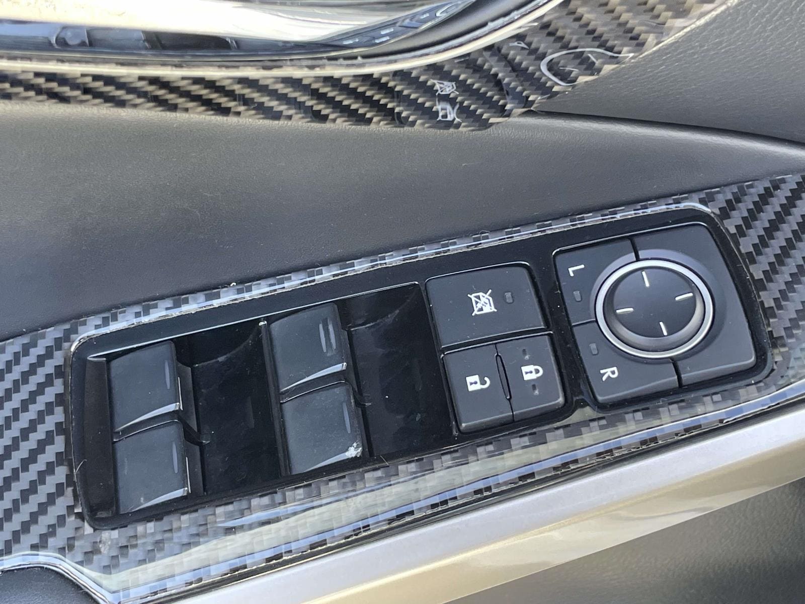 Thumbnail: 2015 Lexus IS - 15