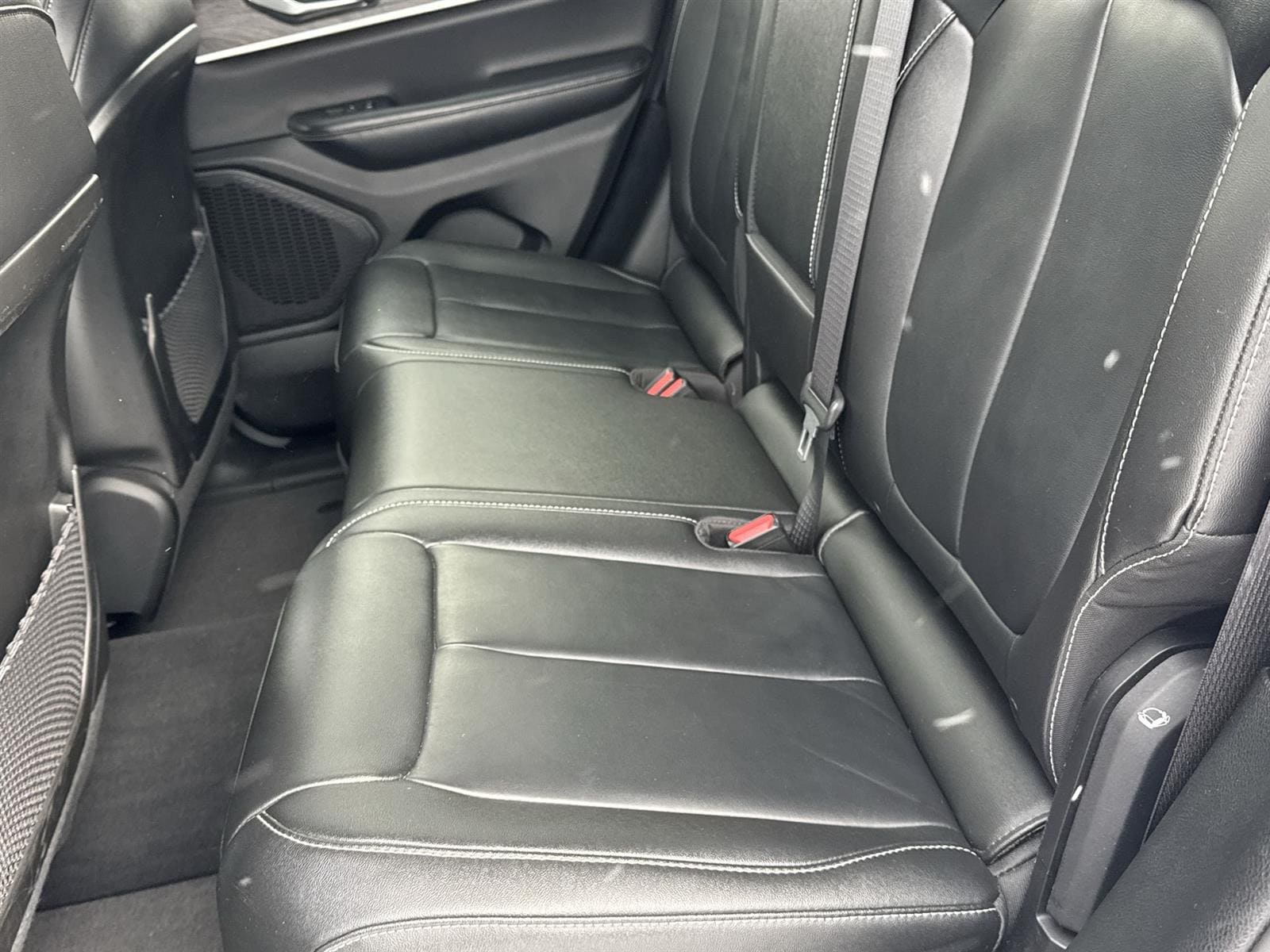 Thumbnail: 2023 Jeep Grand Cherokee - 14