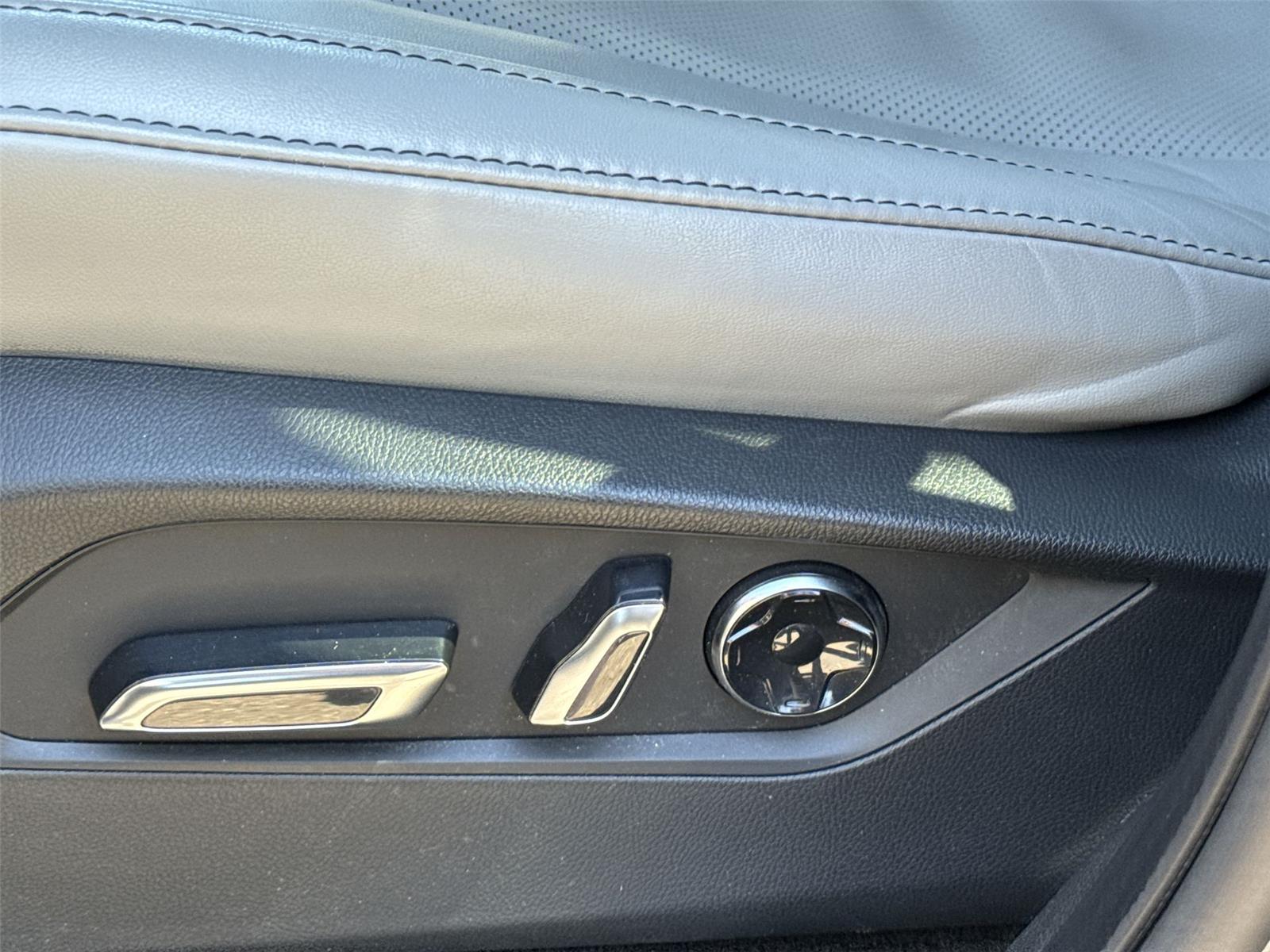 Thumbnail: 2023 Acura MDX - 13