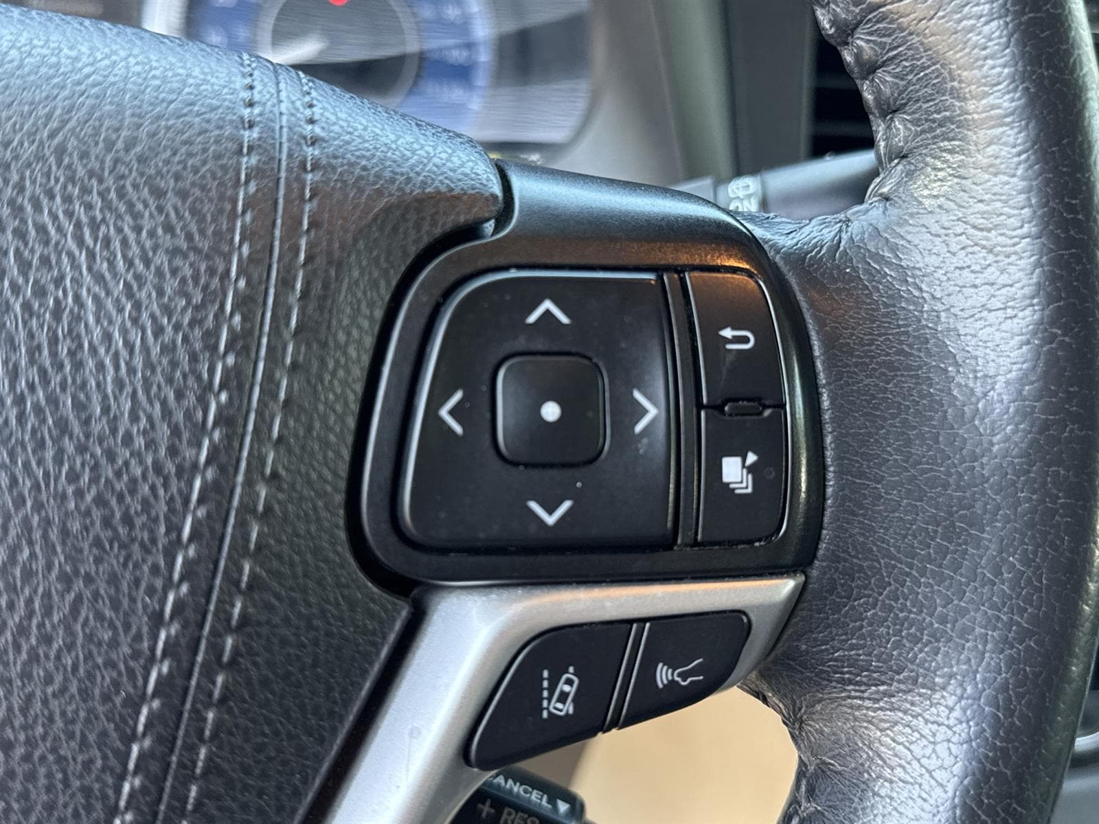 Thumbnail: 2020 Toyota Sienna - 20