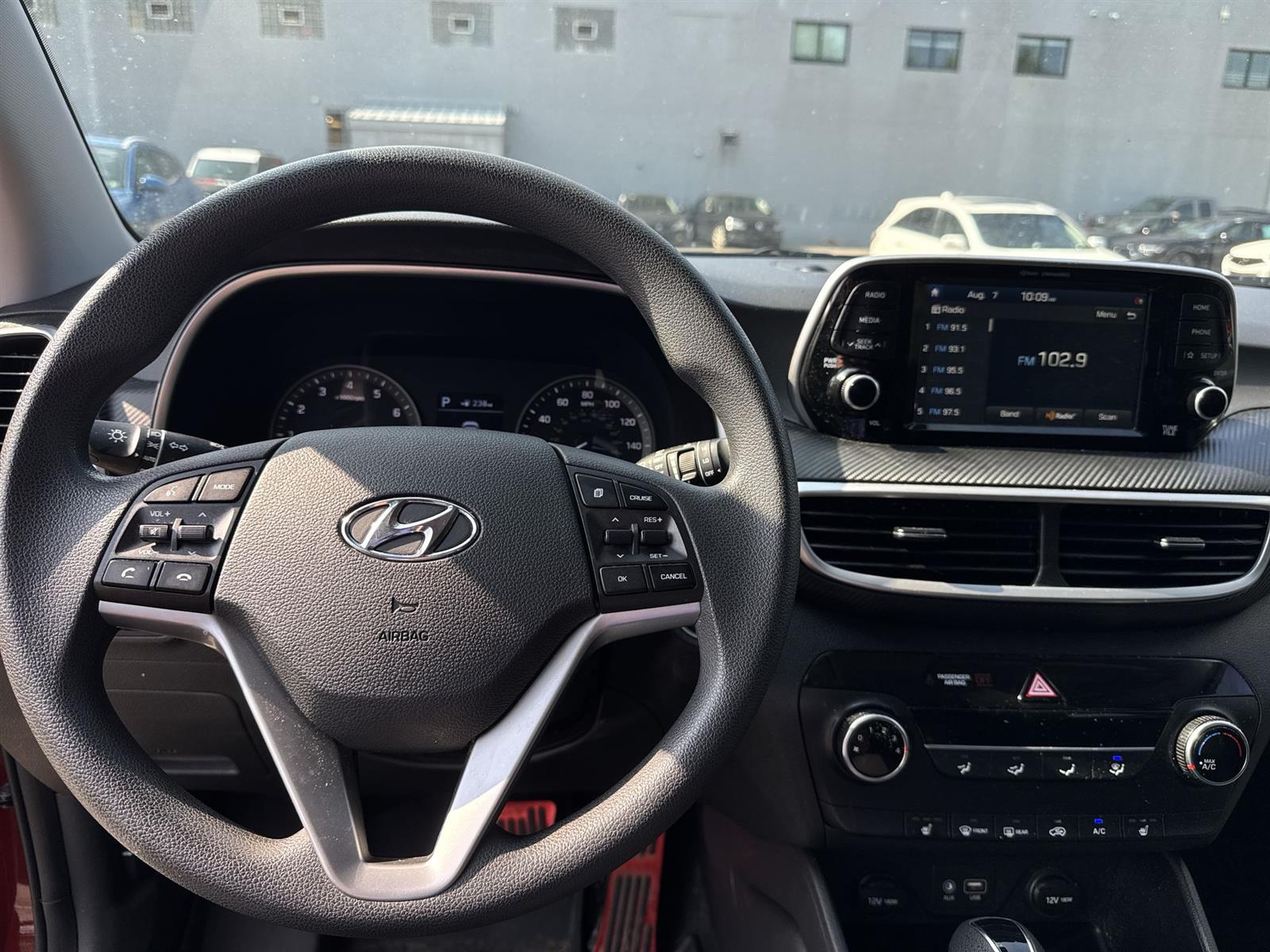 Thumbnail: 2020 Hyundai Tucson - 9