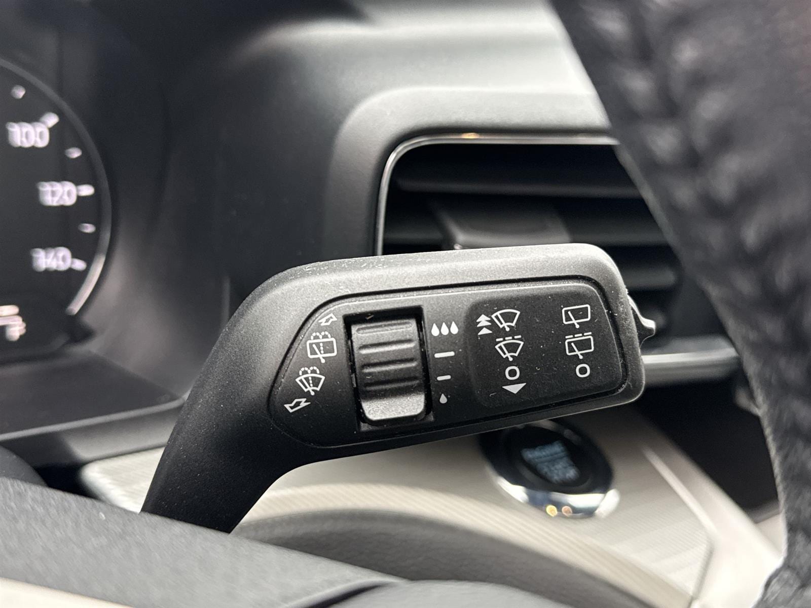 Thumbnail: 2022 Ford Explorer - 21