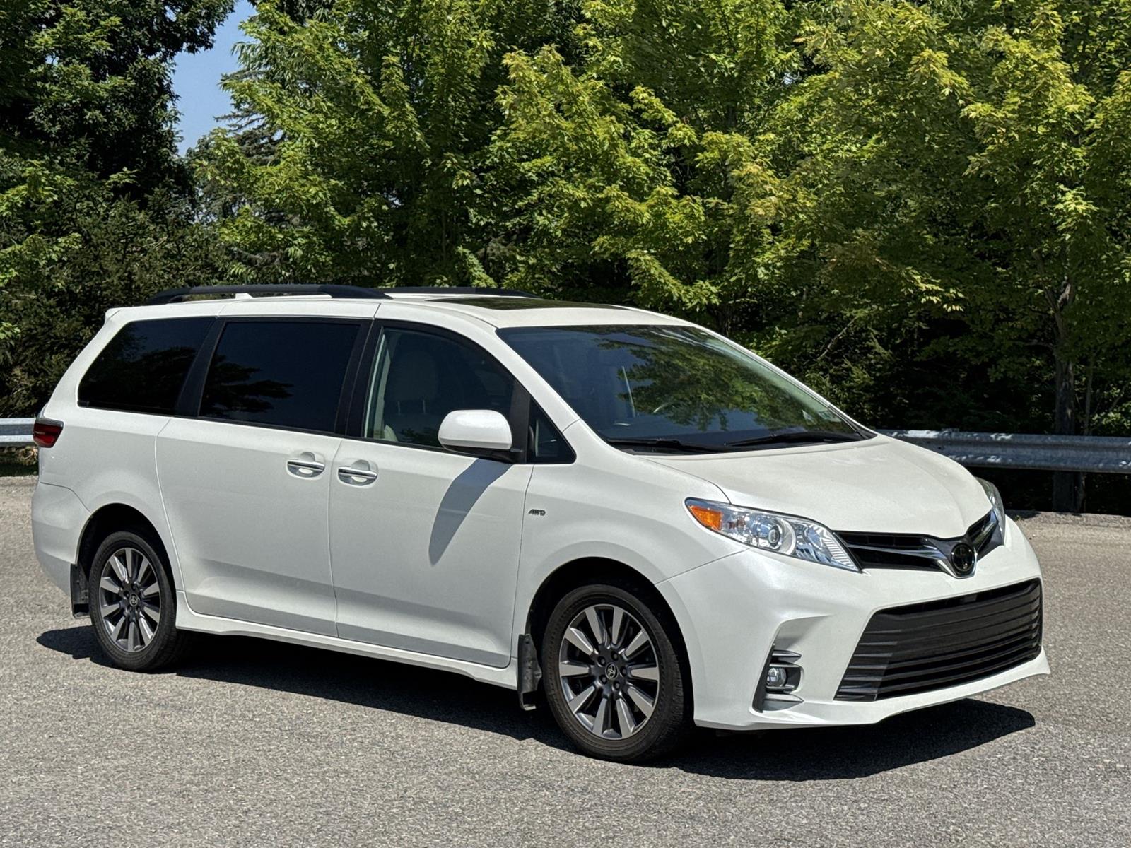 Thumbnail: 2020 Toyota Sienna - 7