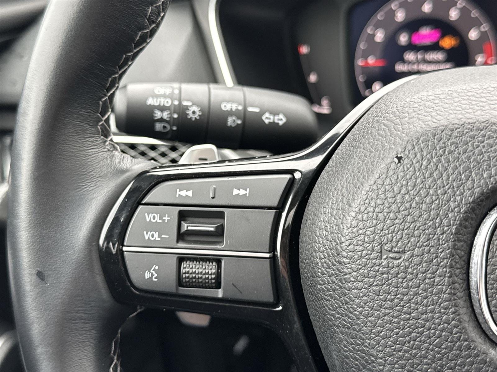 Thumbnail: 2023 Acura Integra - 19