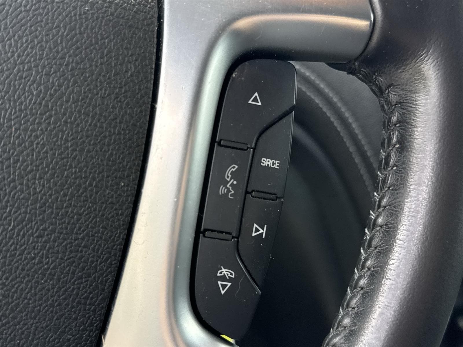 Thumbnail: 2017 Chevrolet Traverse - 16