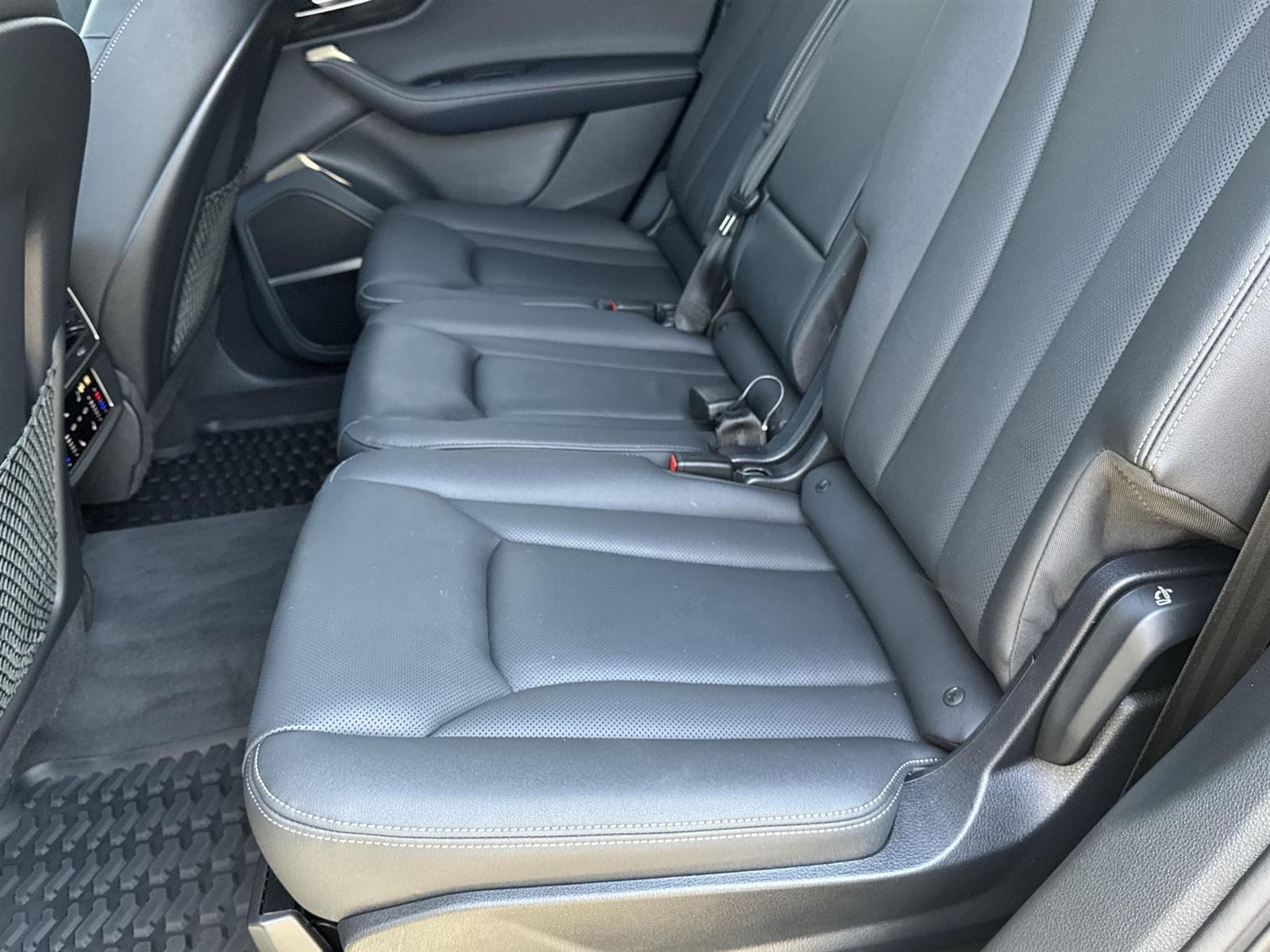 Thumbnail: 2025 Audi Q7 - 15