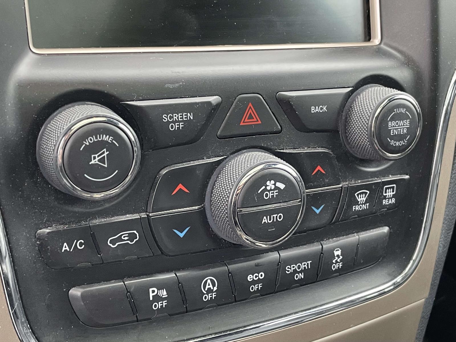 Thumbnail: 2016 Jeep Grand Cherokee - 13