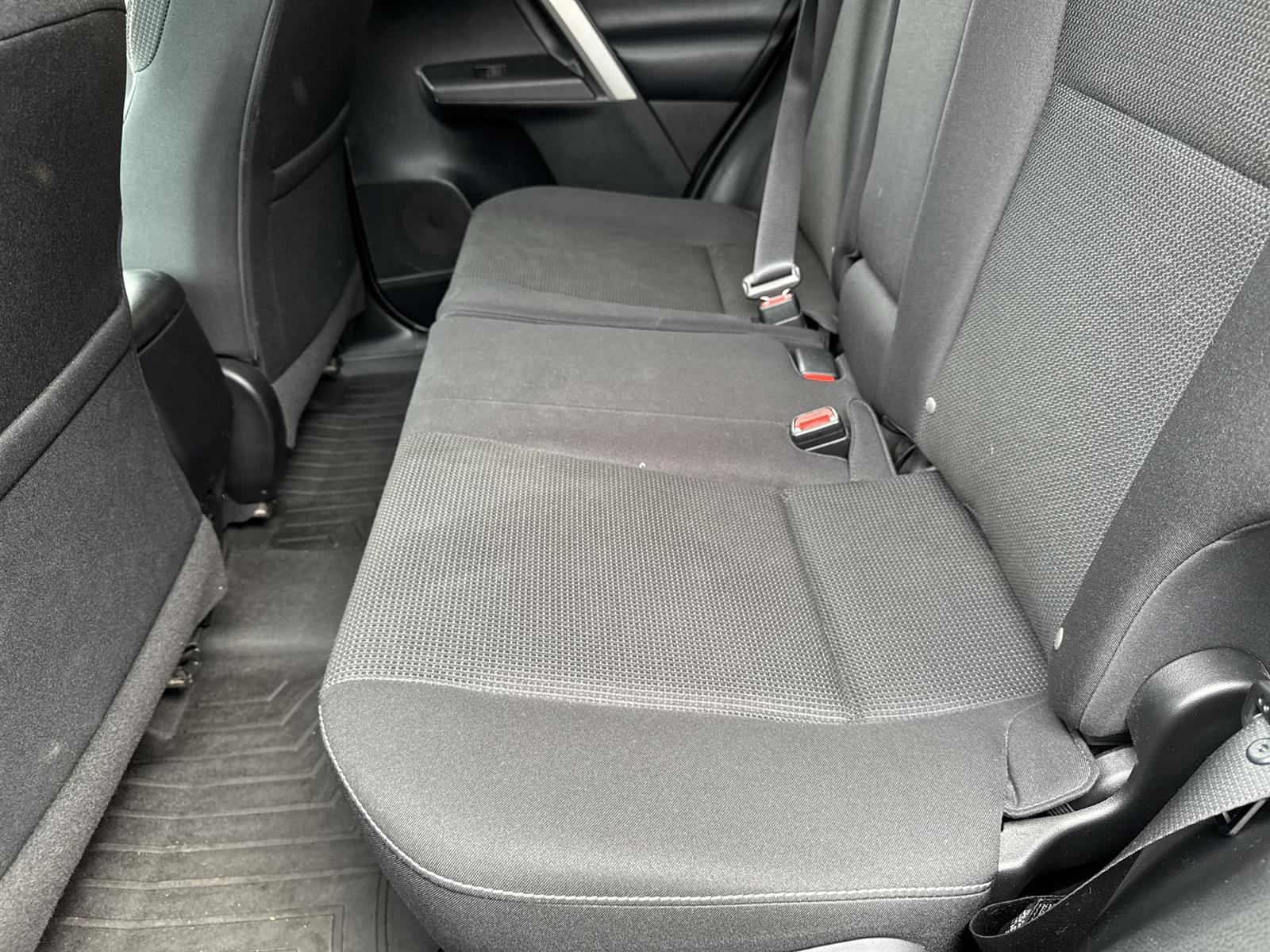 Thumbnail: 2016 Toyota RAV4 - 14