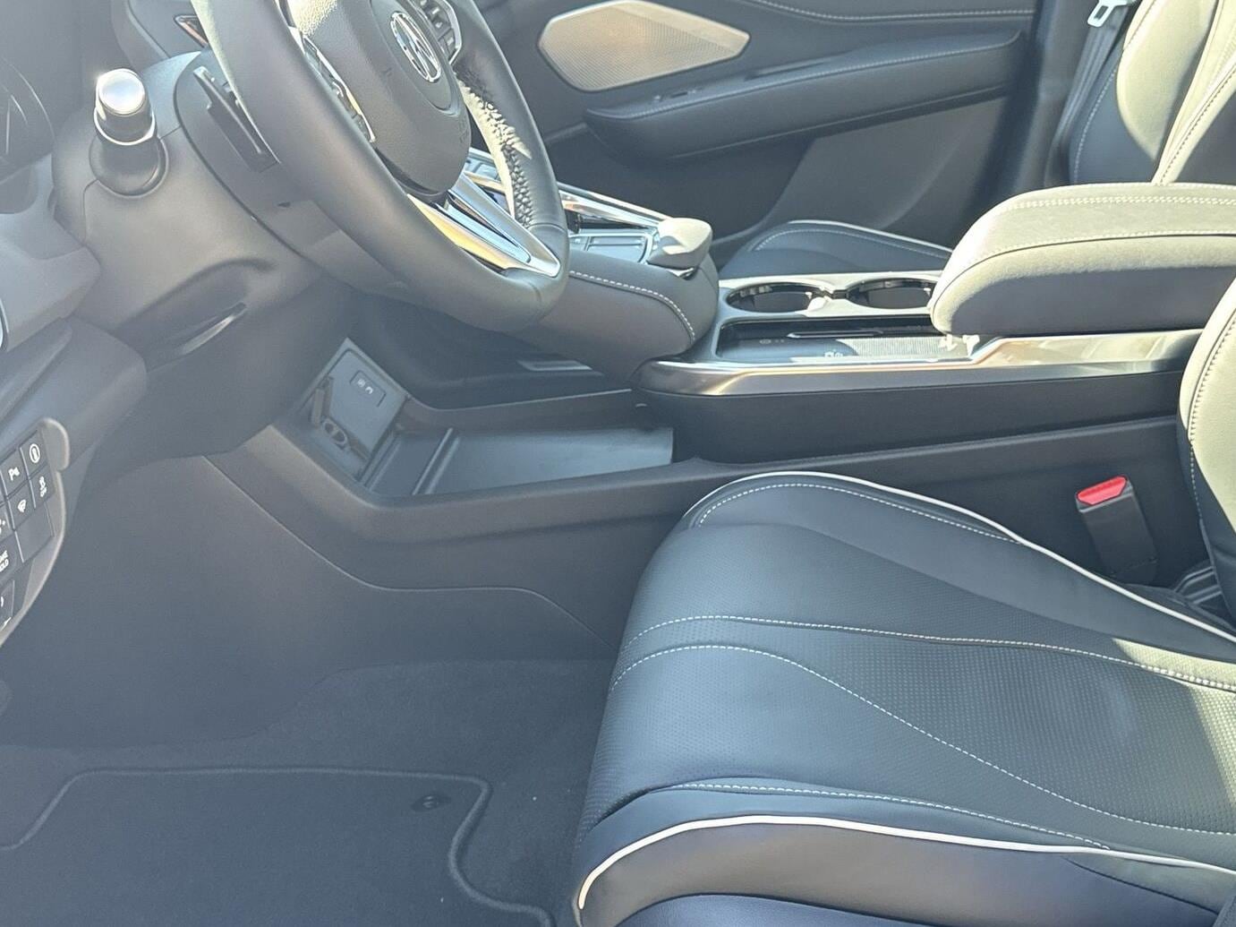 Thumbnail: 2026 Acura RDX - 14