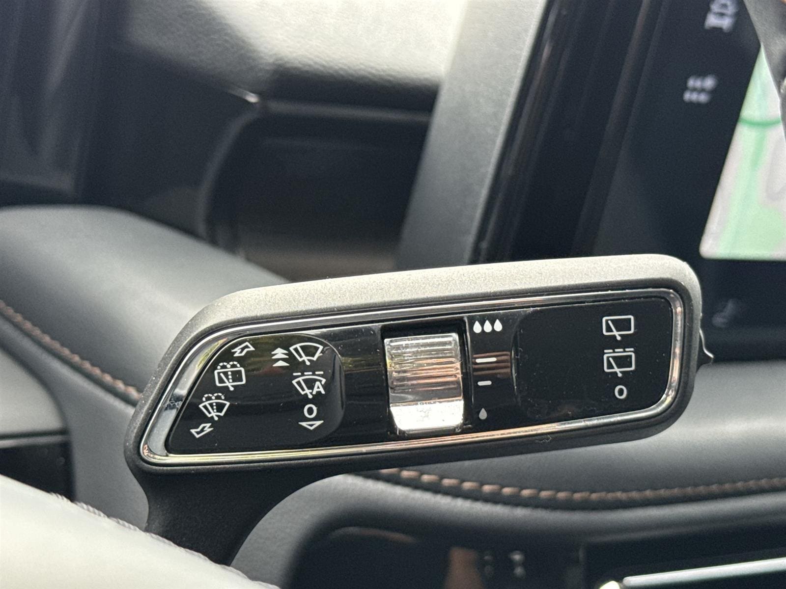 Thumbnail: 2025 Lincoln Aviator - 21