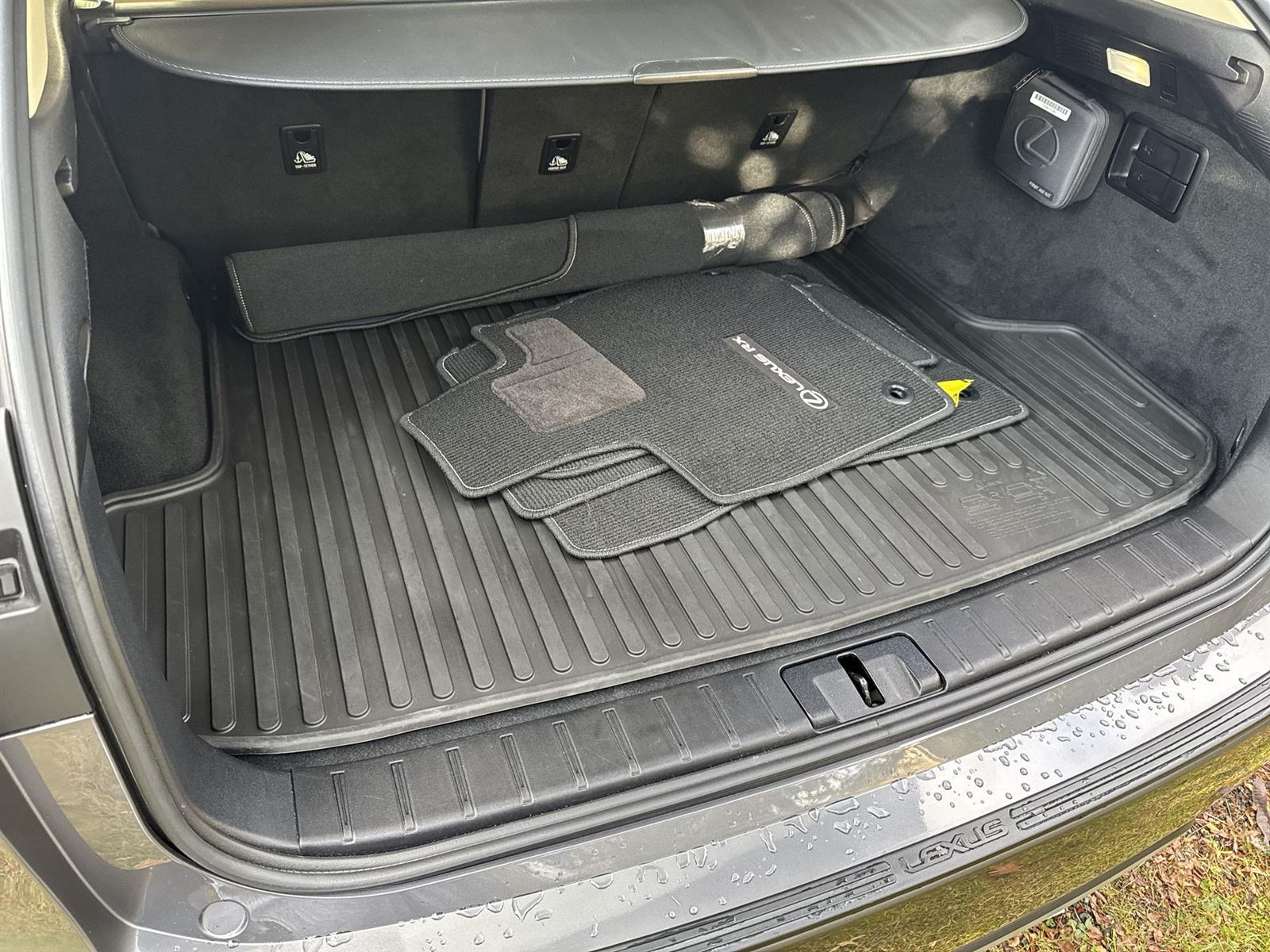 Thumbnail: 2022 Lexus RX - 32