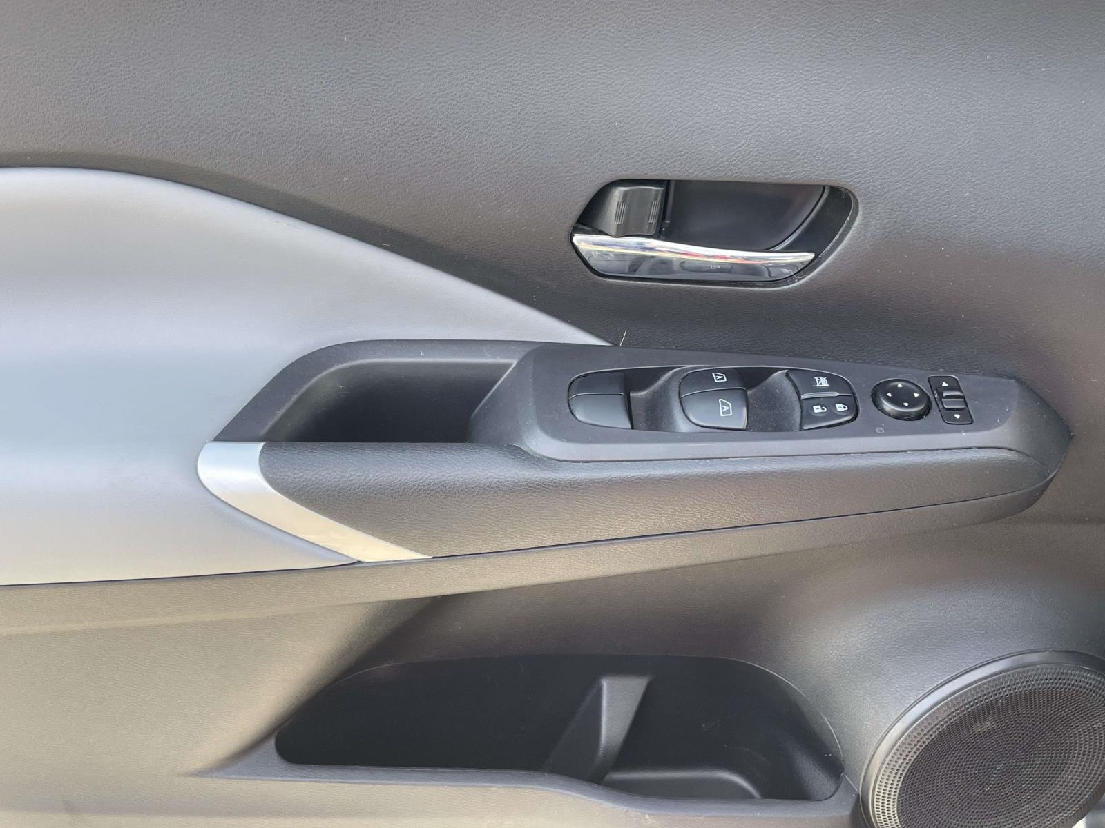 Thumbnail: 2021 Nissan Kicks - 19