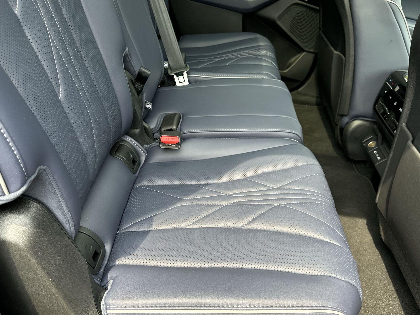 2025 Acura MDX Advance 18
