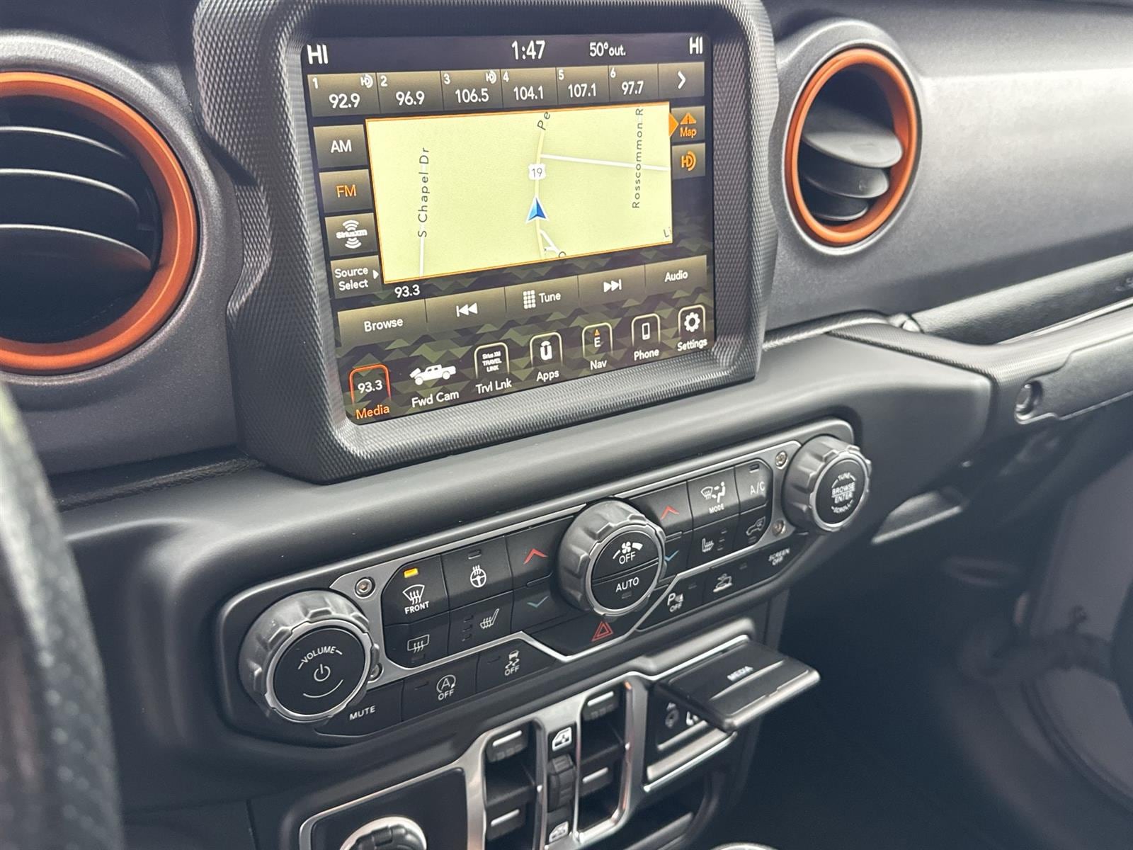 Thumbnail: 2021 Jeep Gladiator - 23