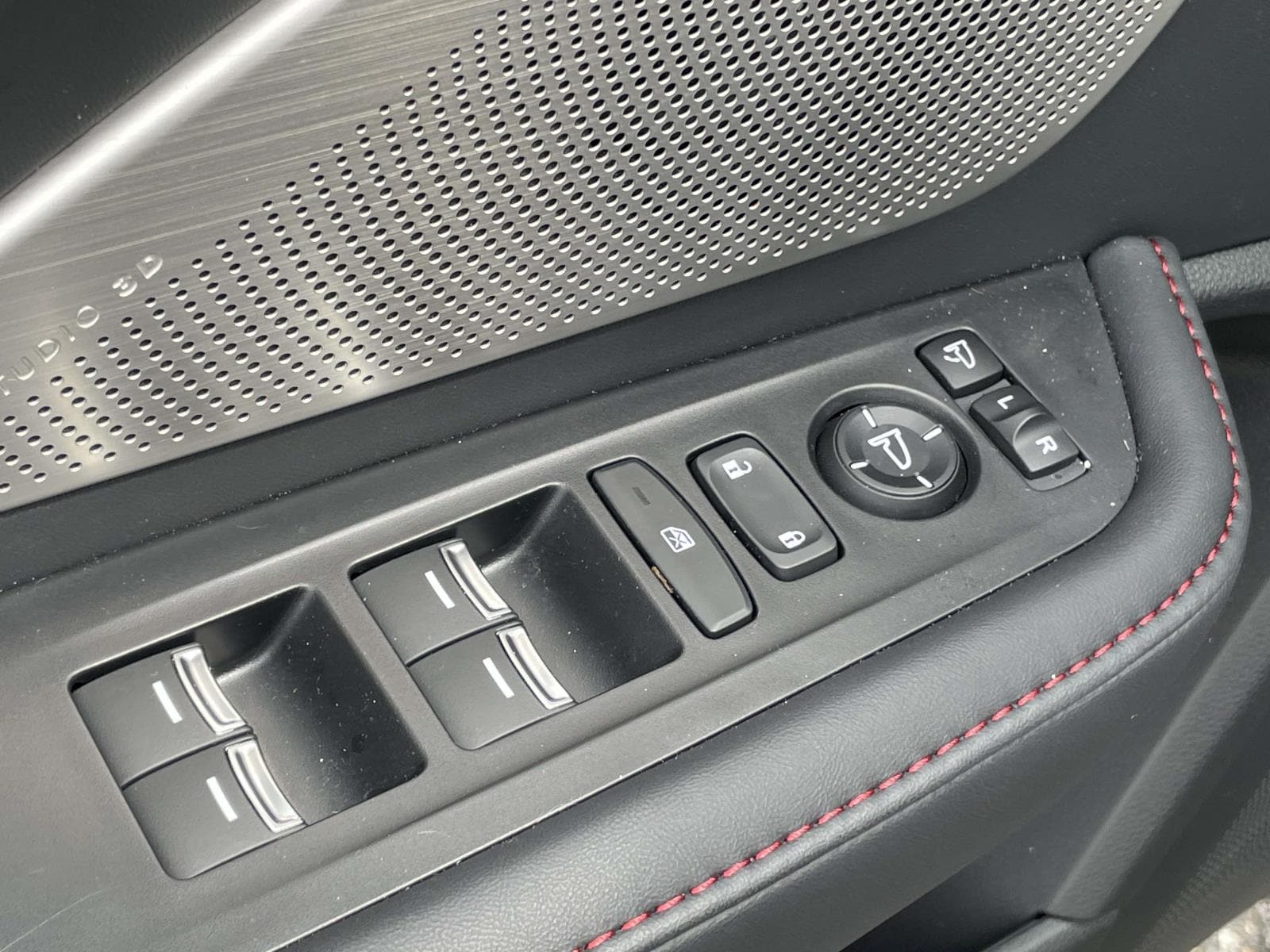 Thumbnail: 2026 Acura RDX - 15