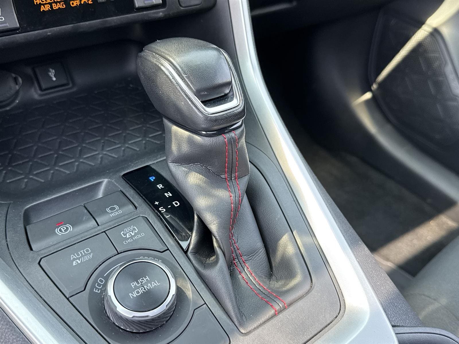 2021 Toyota RAV4 Prime SE 29