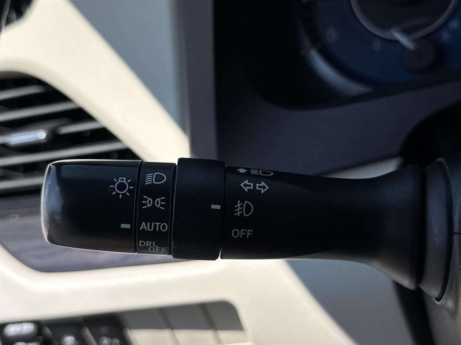 Thumbnail: 2020 Toyota Sienna - 22