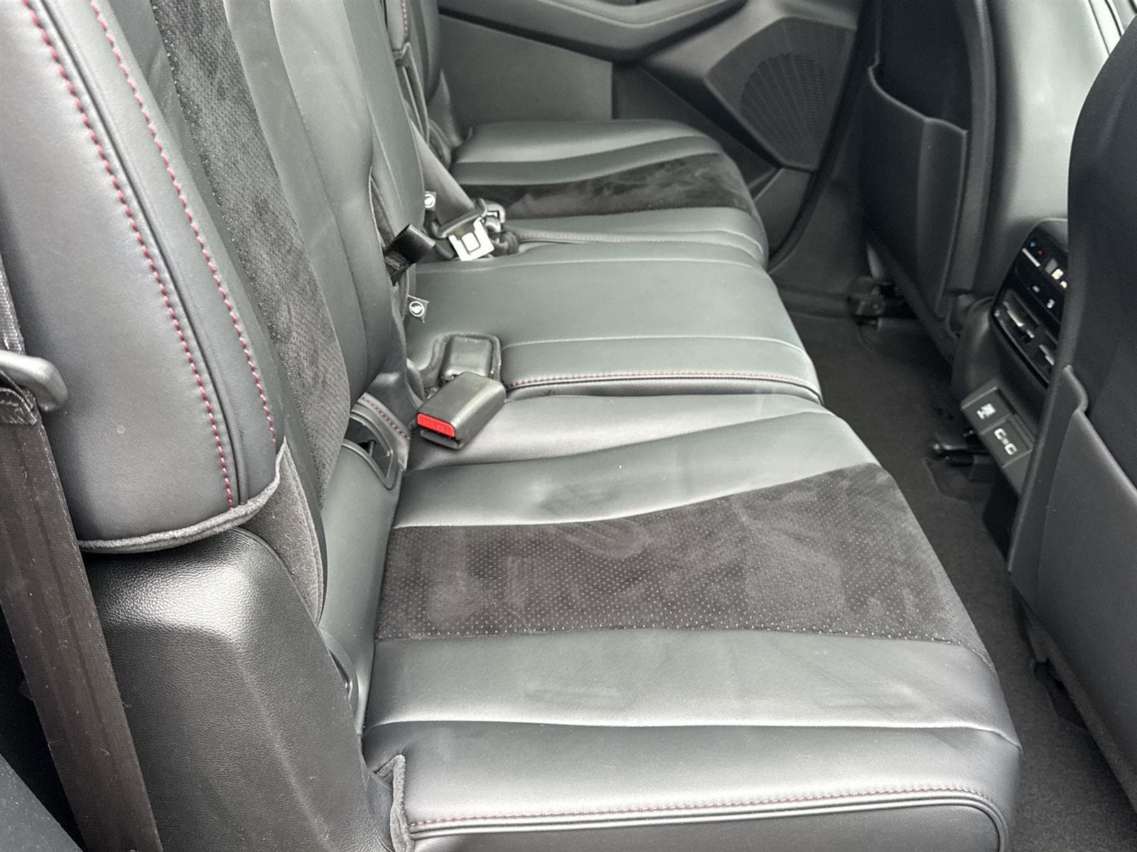 Thumbnail: 2023 Acura MDX - 17