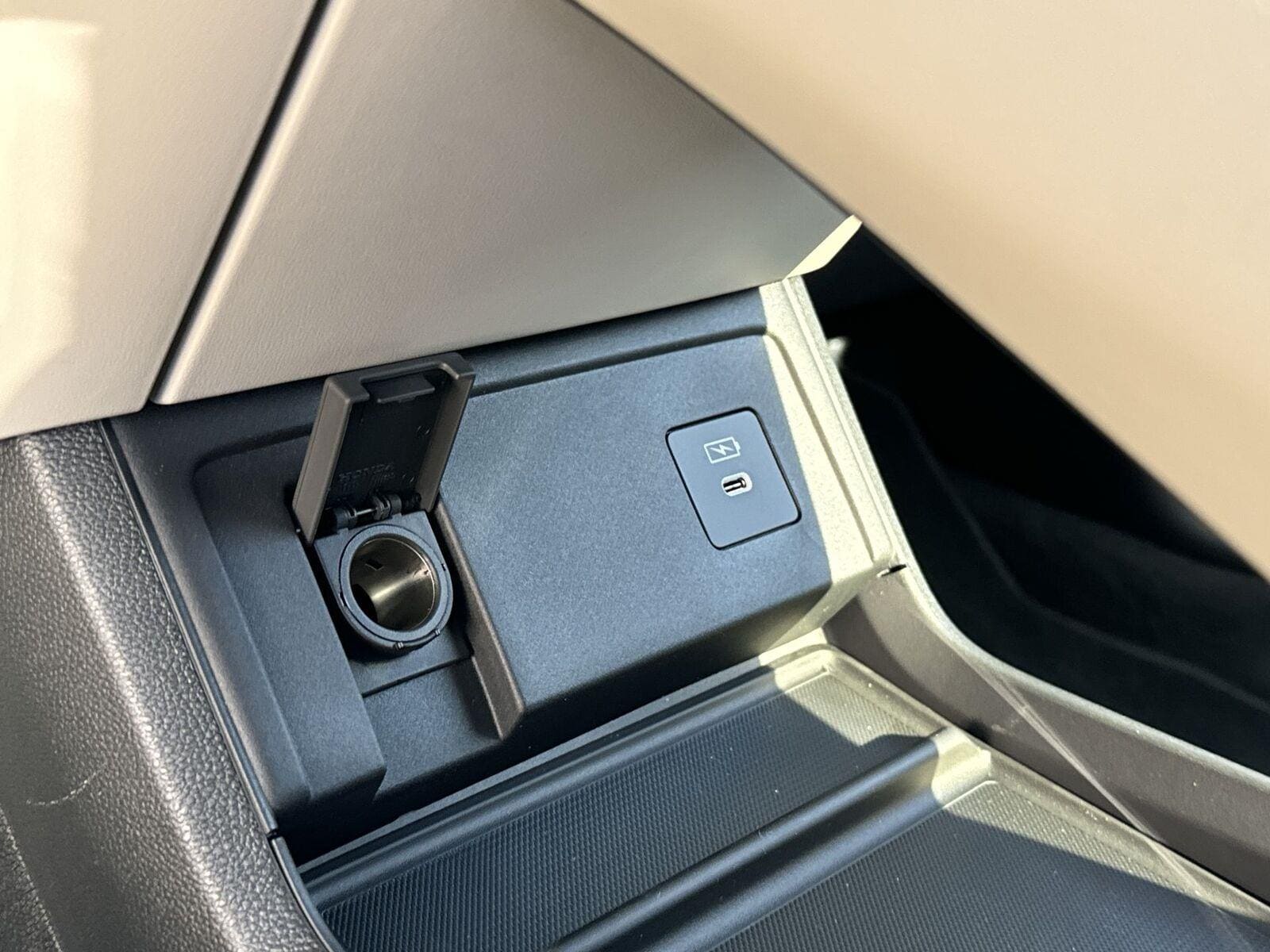 Thumbnail: 2026 Acura RDX - 32