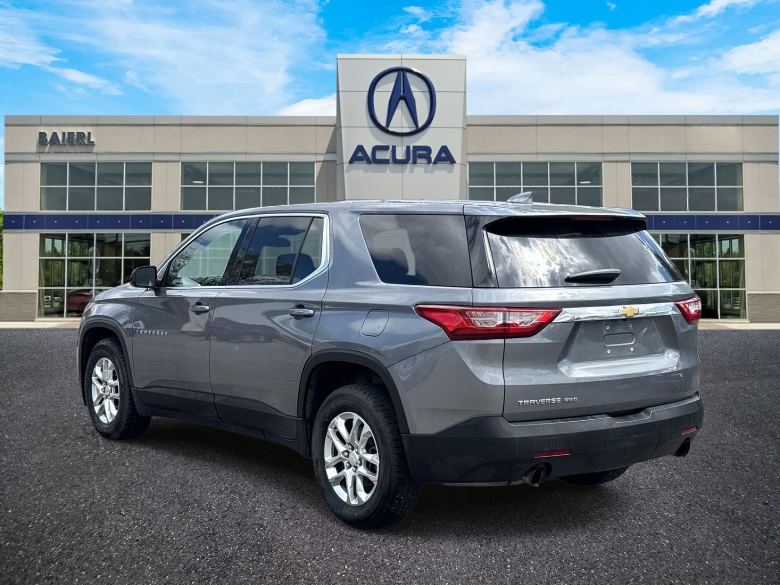 Thumbnail: 2018 Chevrolet Traverse - 3