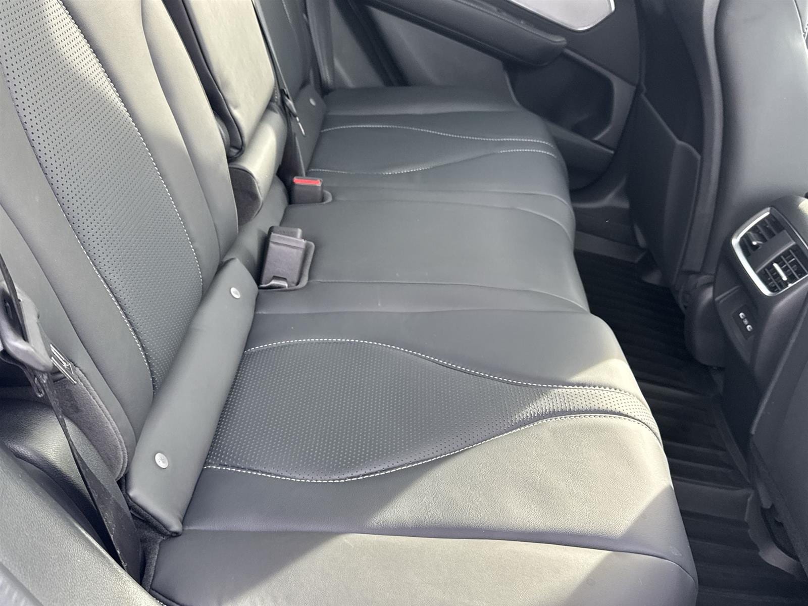 Thumbnail: 2025 Acura RDX - 15