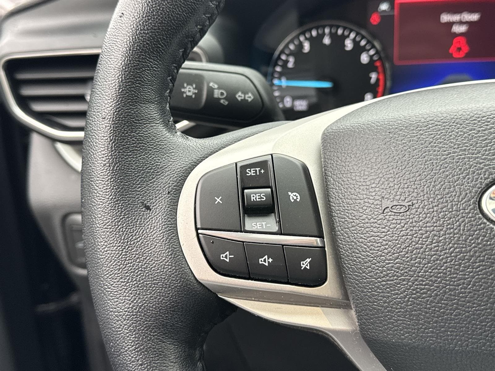 Thumbnail: 2022 Ford Explorer - 19