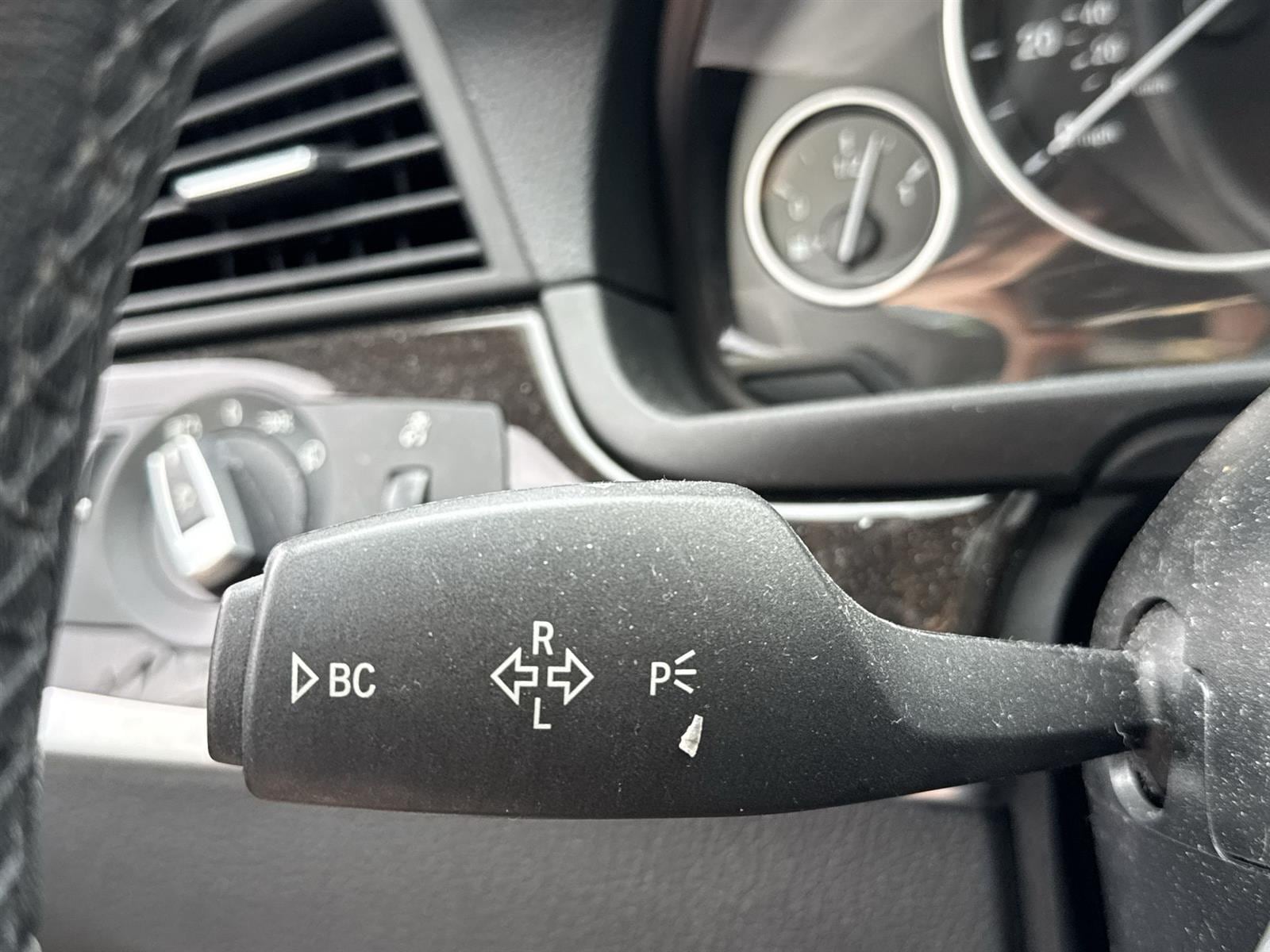 2015 BMW 5 Series 528i xDrive 23