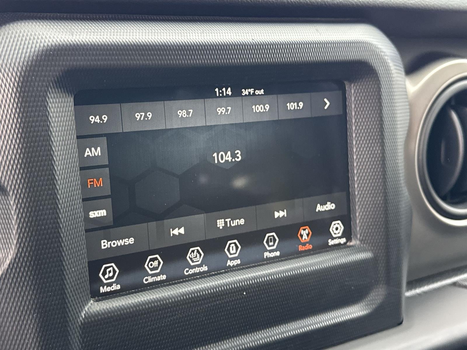 Thumbnail: 2021 Jeep Gladiator - 23