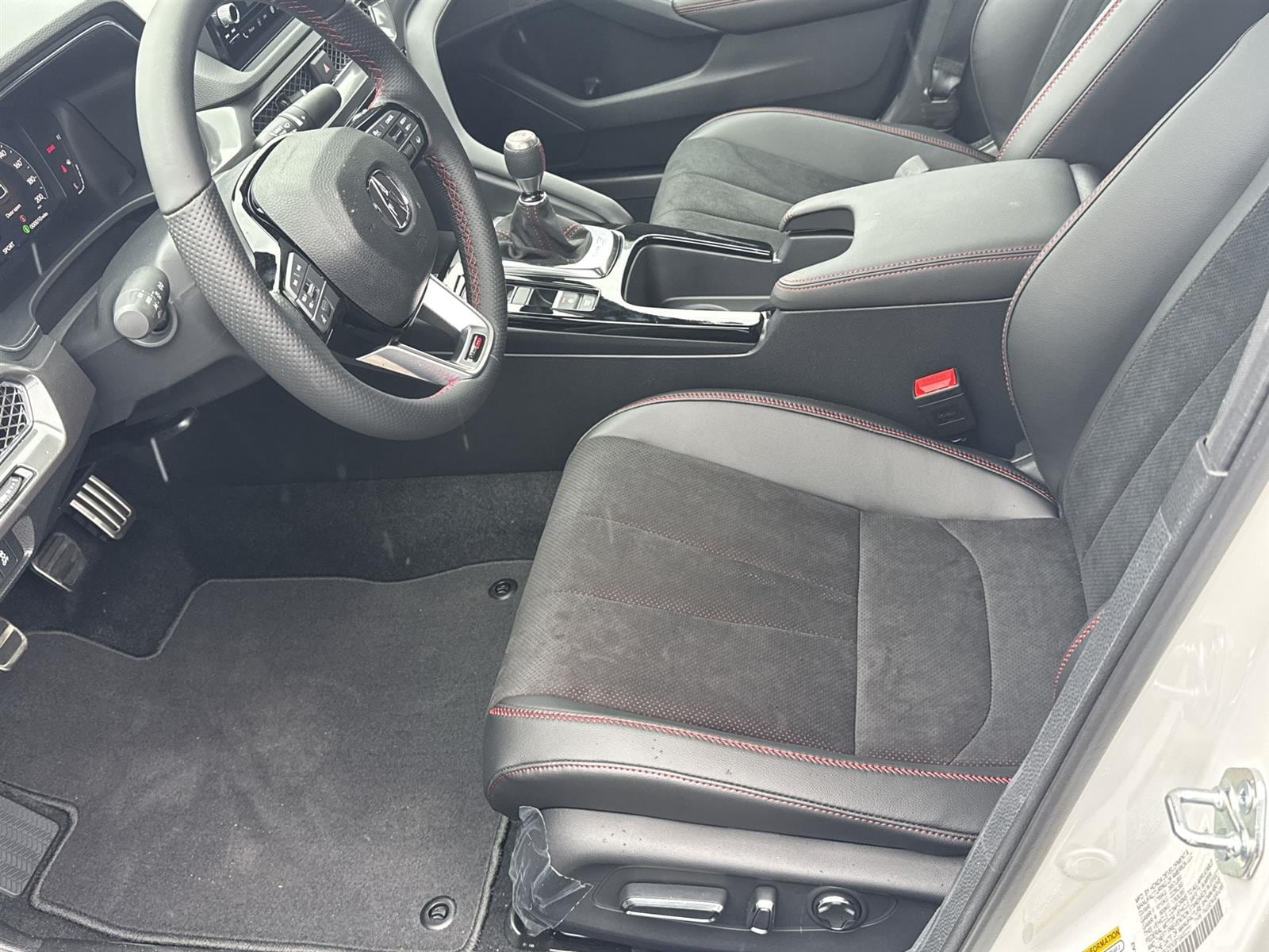 Thumbnail: 2025 Acura Integra - 12