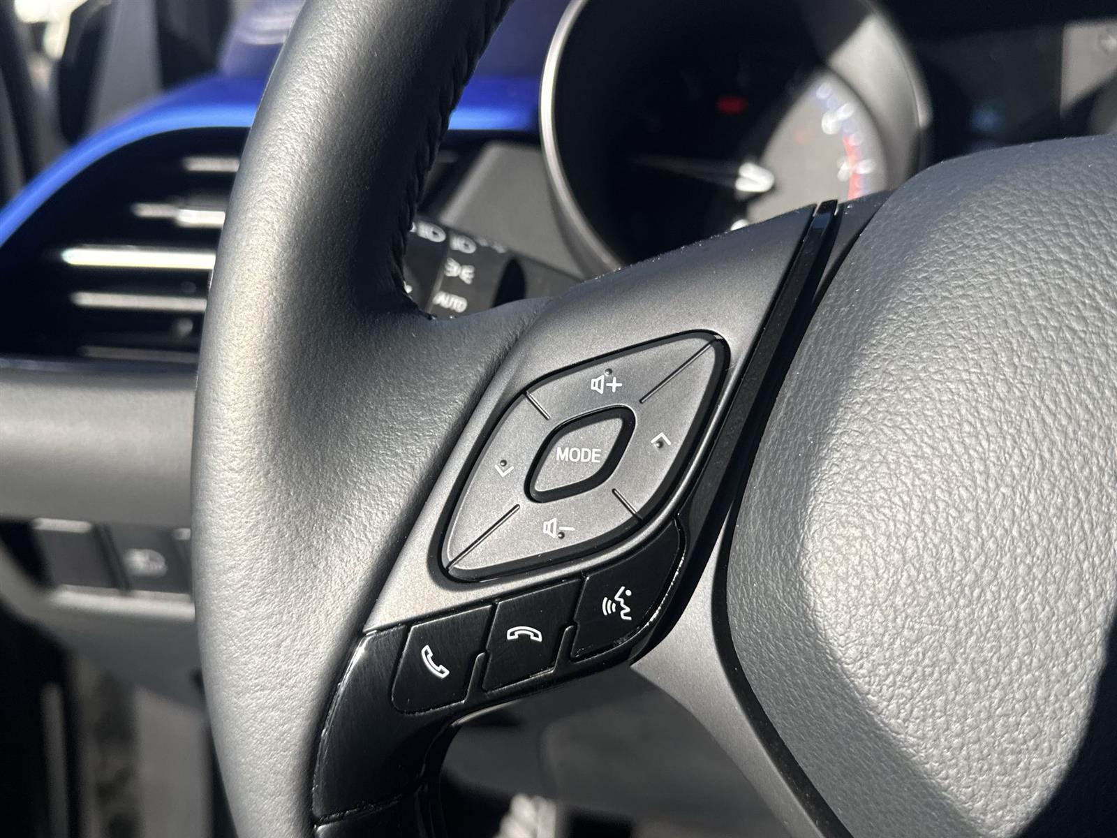 Thumbnail: 2021 Toyota C-HR - 17