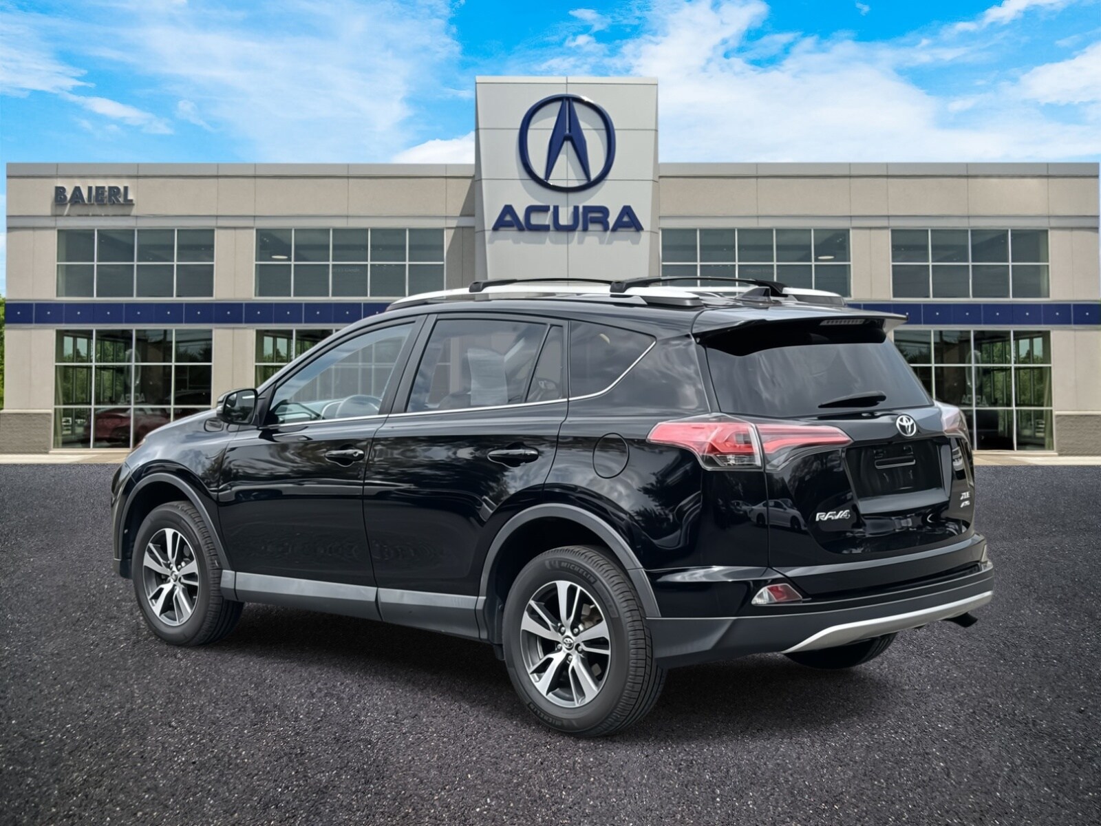 Thumbnail: 2016 Toyota RAV4 - 3