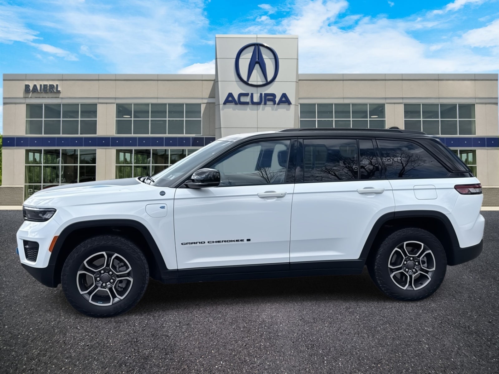 Thumbnail: 2023 Jeep Grand Cherokee - 2