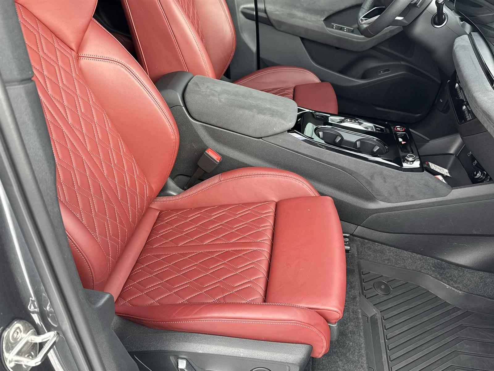 Thumbnail: 2025 Audi SQ6 e-tron - 17