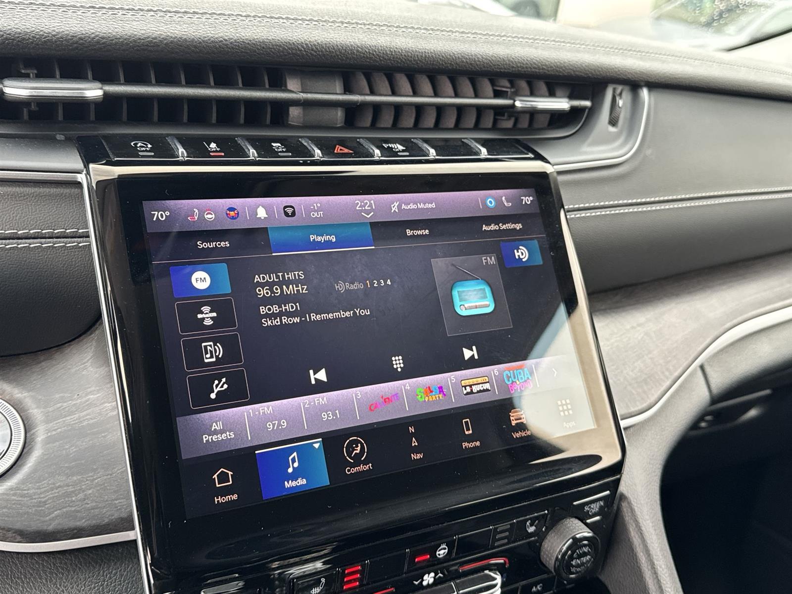 Thumbnail: 2023 Jeep Grand Cherokee - 24