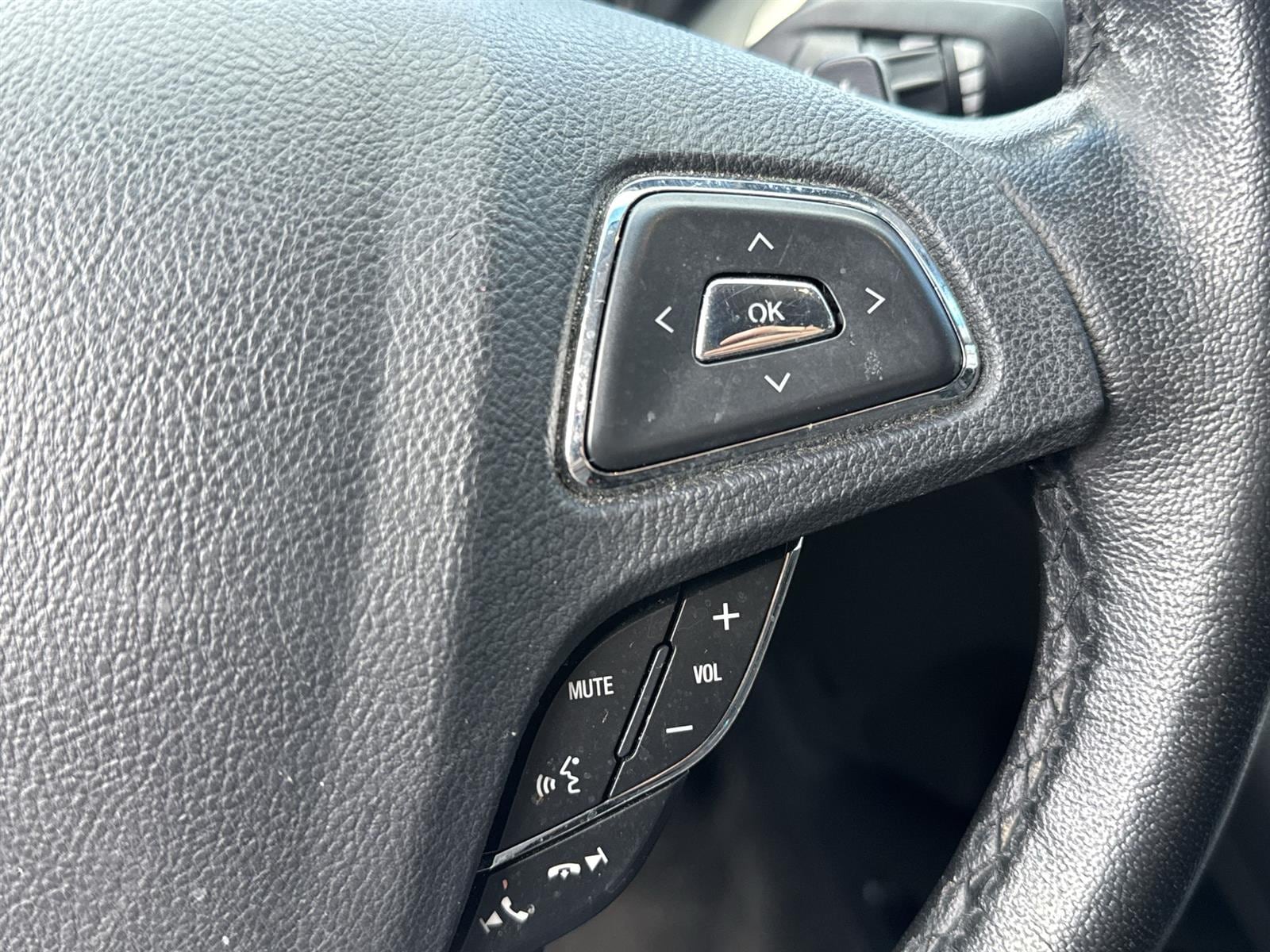 Thumbnail: 2016 Lincoln MKZ - 21