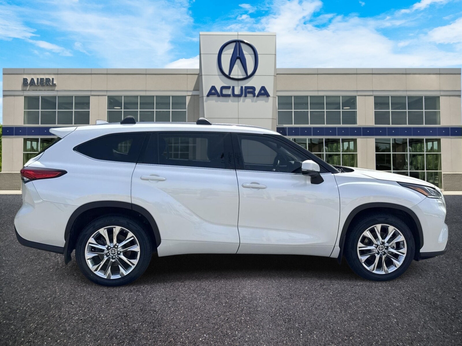 Thumbnail: 2021 Toyota Highlander - 3
