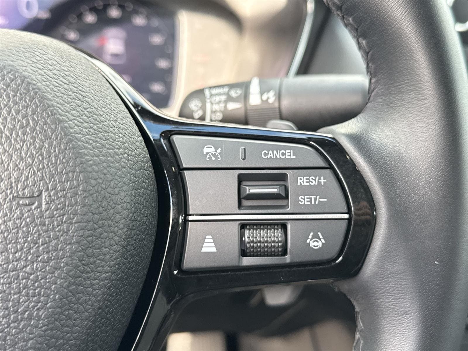 Thumbnail: 2023 Acura Integra - 22