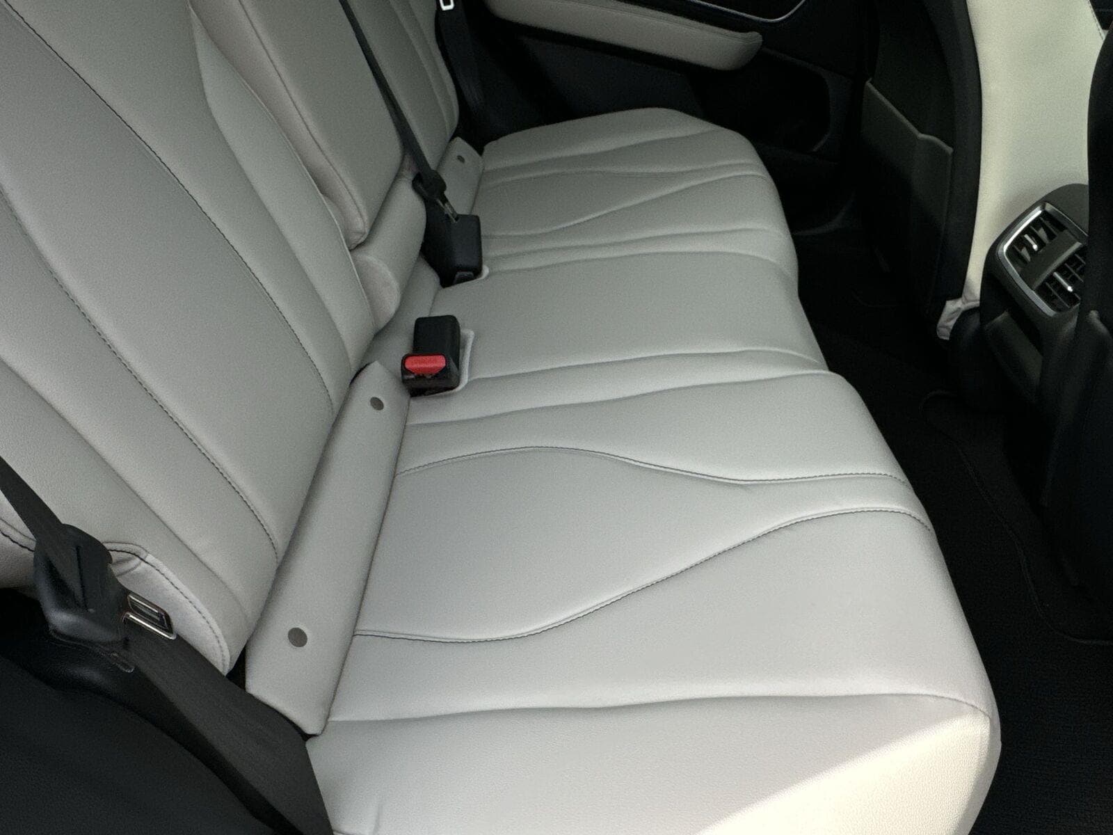 Thumbnail: 2026 Acura RDX - 18