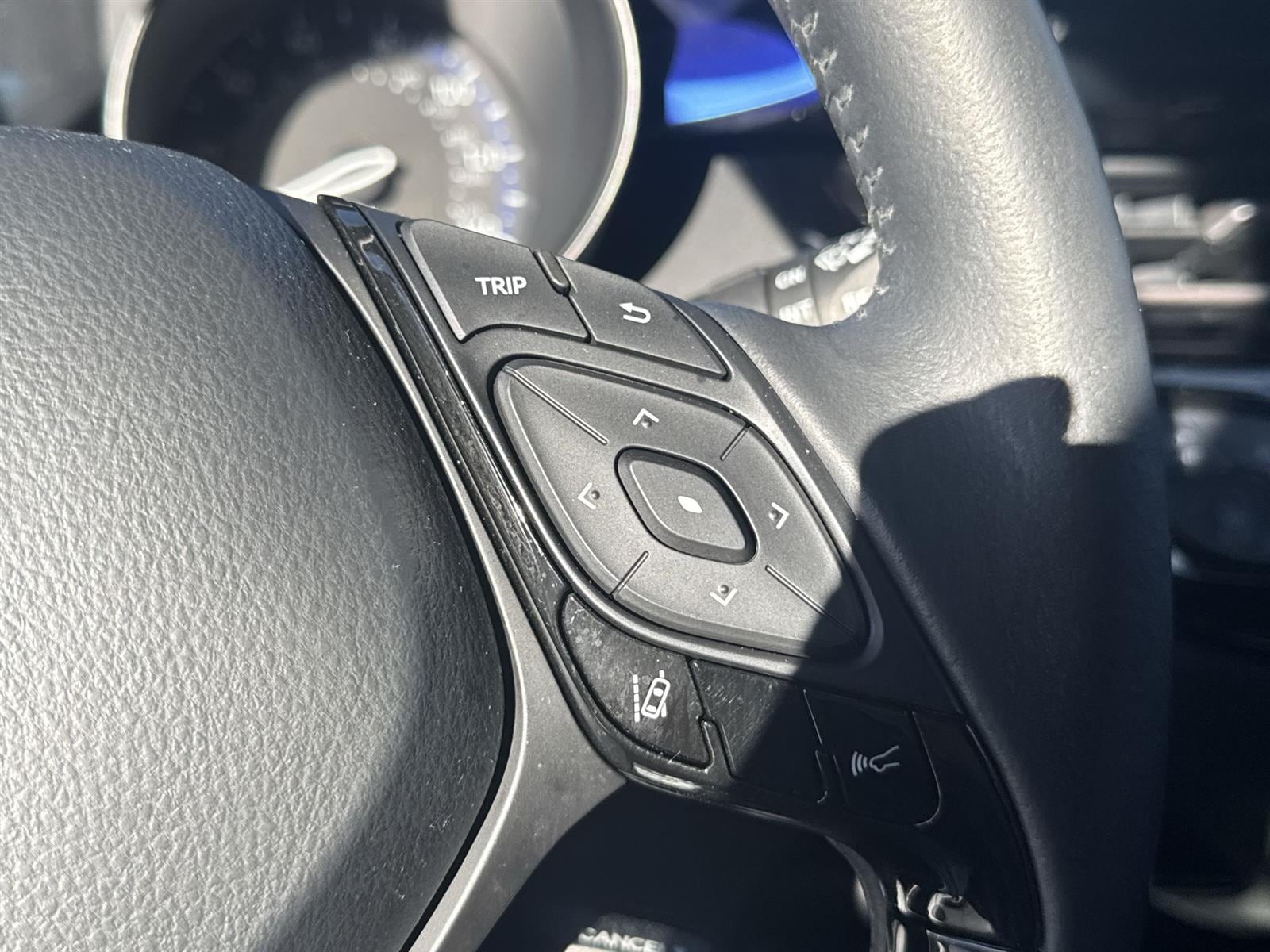 Thumbnail: 2021 Toyota C-HR - 18