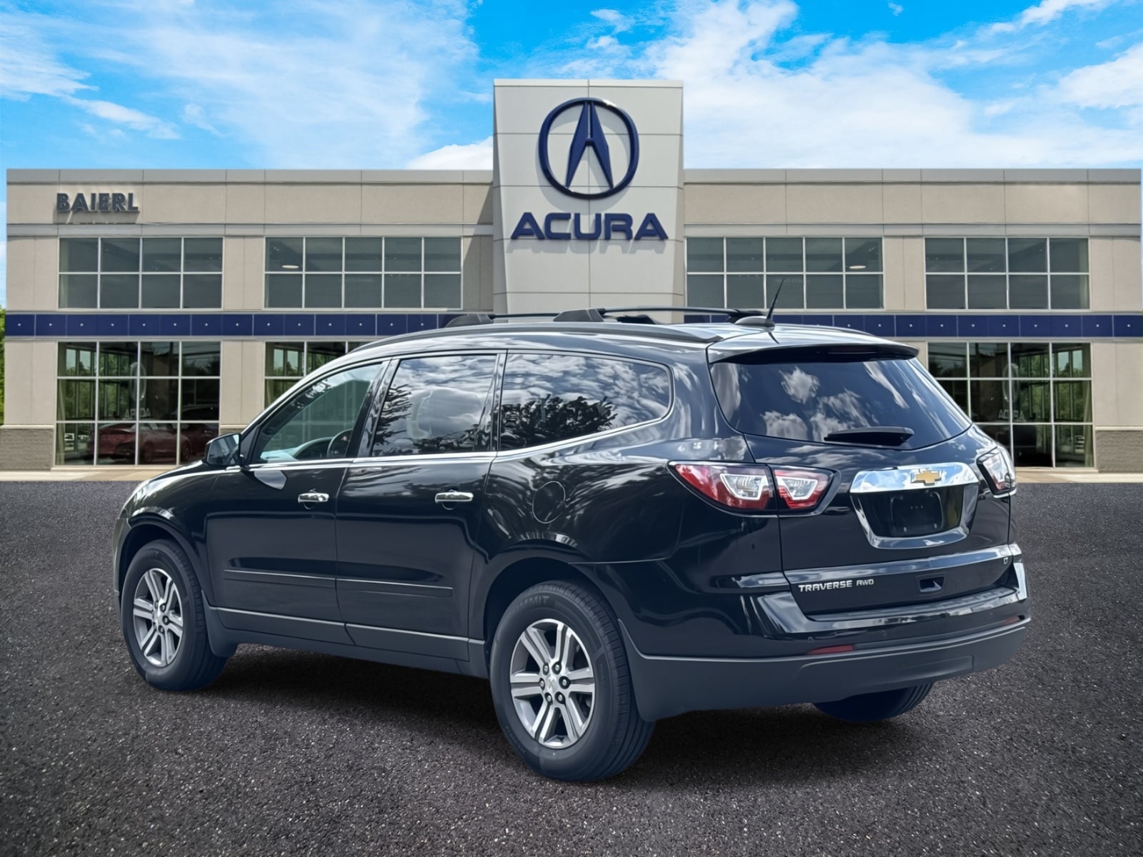Thumbnail: 2017 Chevrolet Traverse - 3