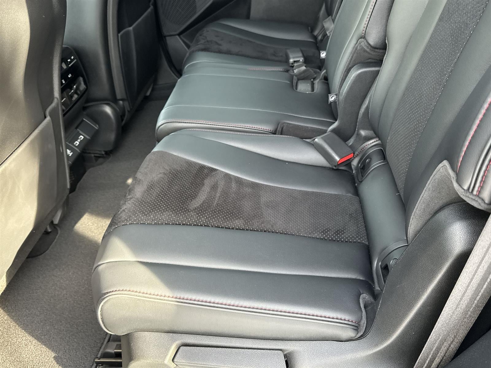 Thumbnail: 2022 Acura MDX - 14