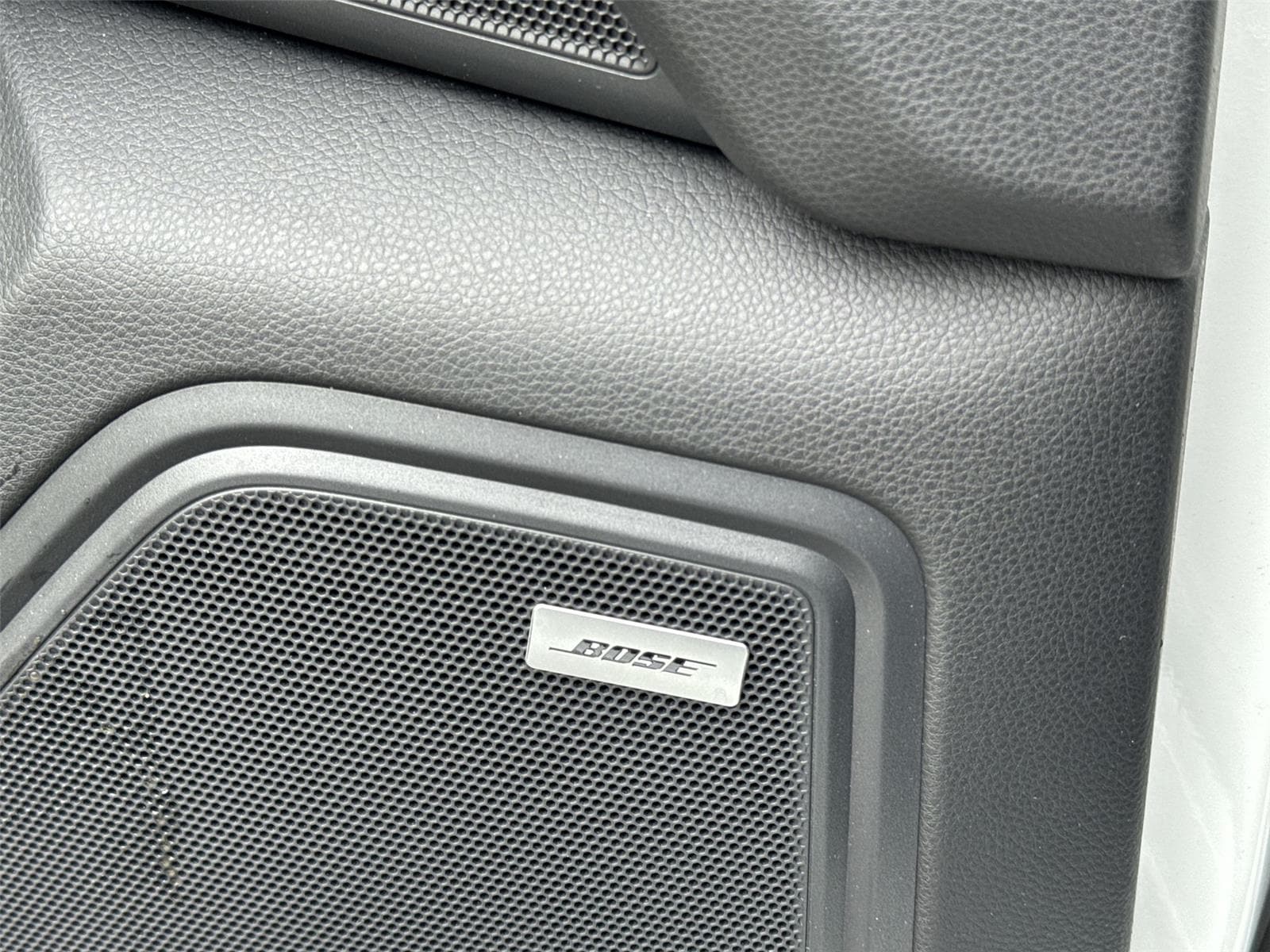 Thumbnail: 2024 Porsche Macan - 20