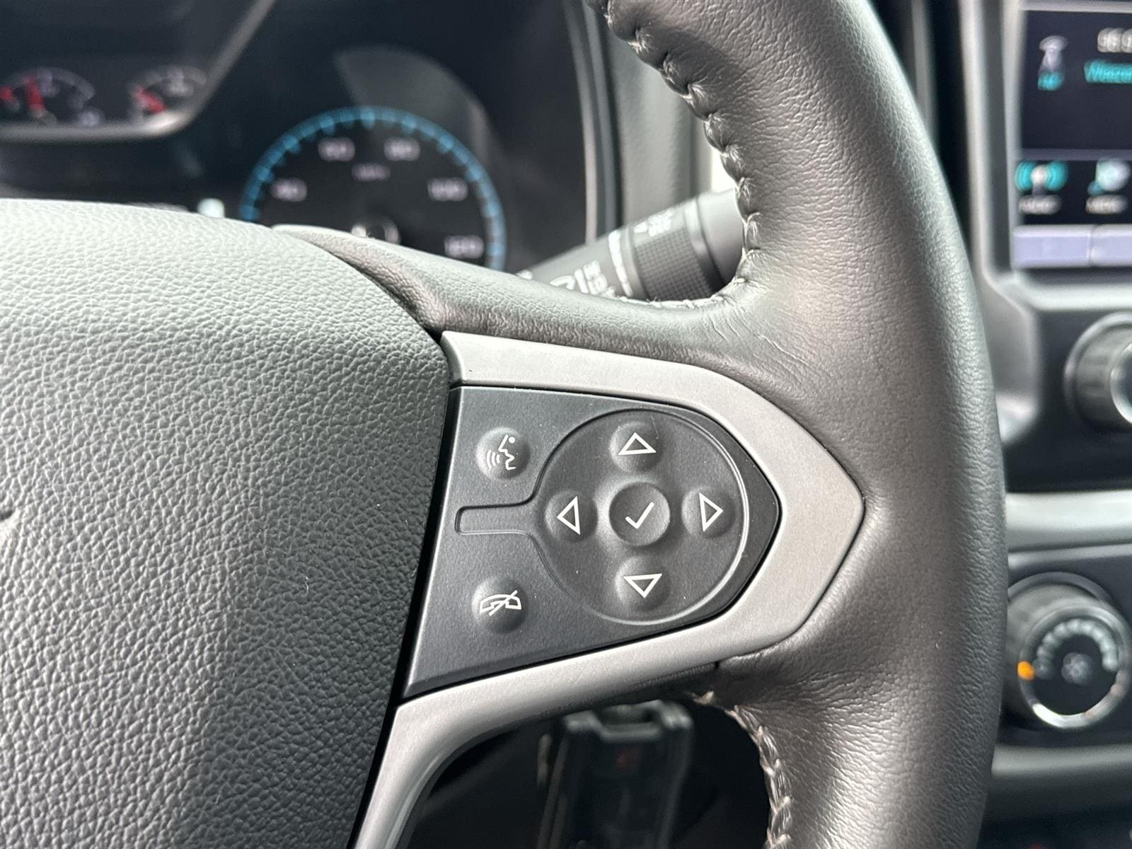 Thumbnail: 2016 Chevrolet Colorado - 19